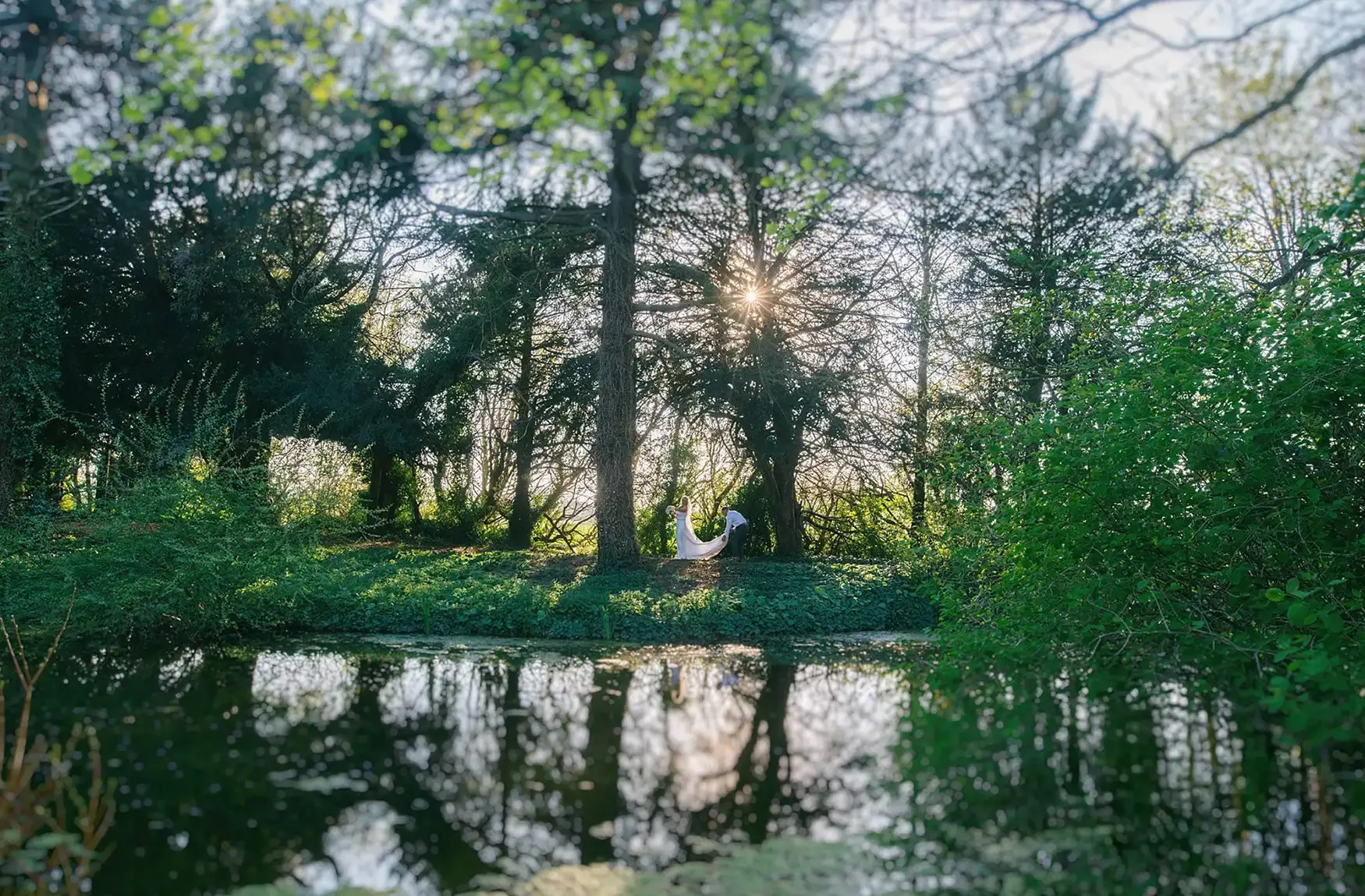 photos at hodsock priory wedding photographer027.webp