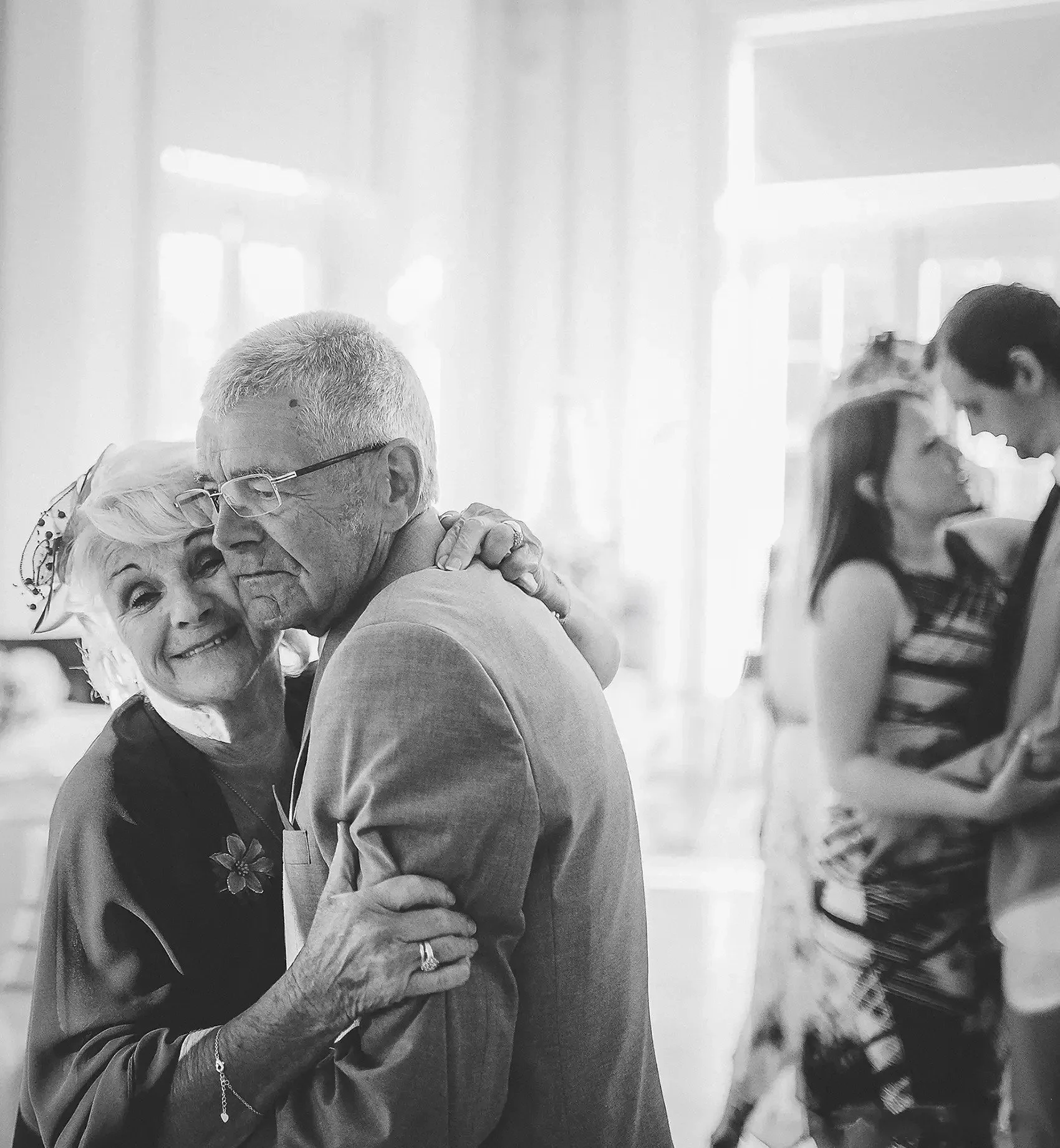Christmas Lights & Black Tie: Lyndsey & Berkley’s Winter Wedding at Hodsock Priory