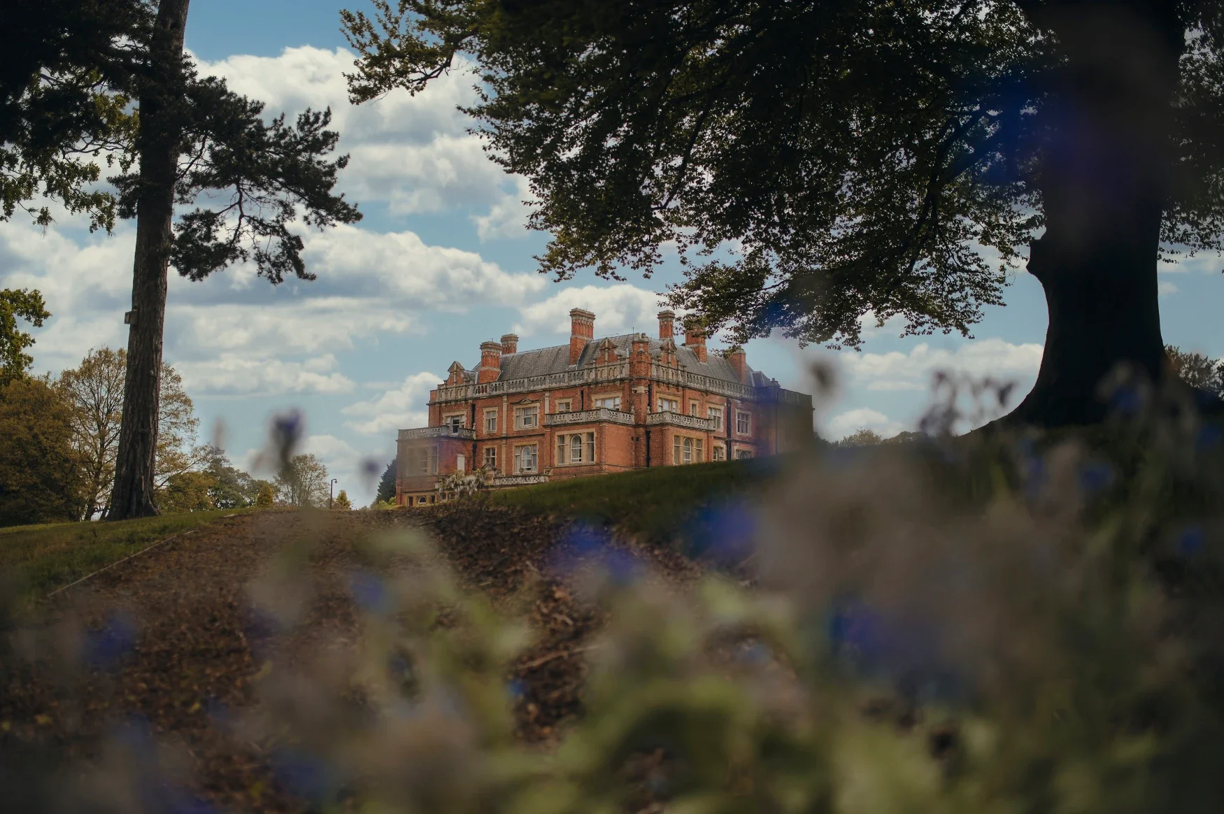 spring phot of rossington hall on a doncaster wedding day
