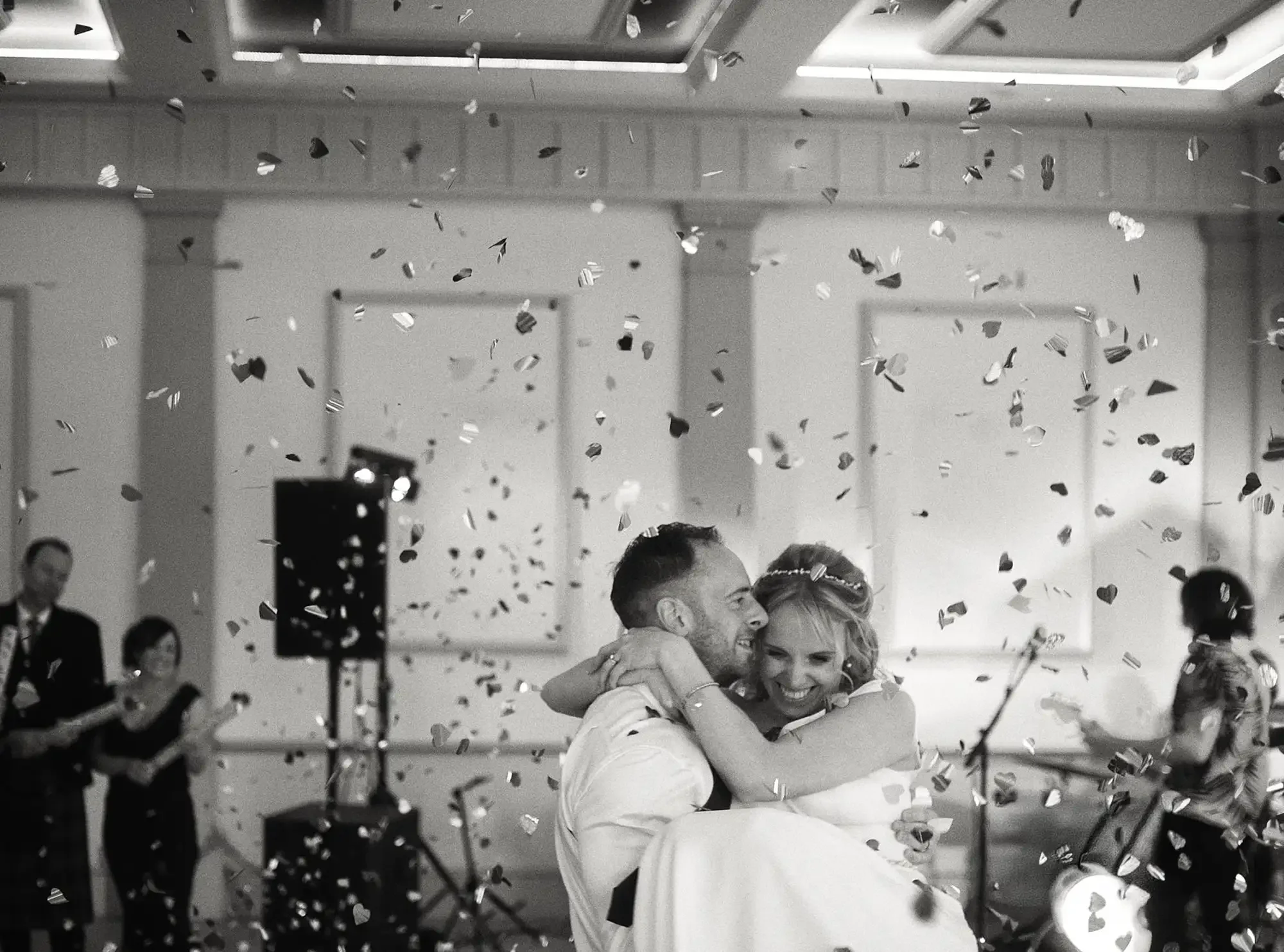 photos at hodsock priory wedding photographer026.webp