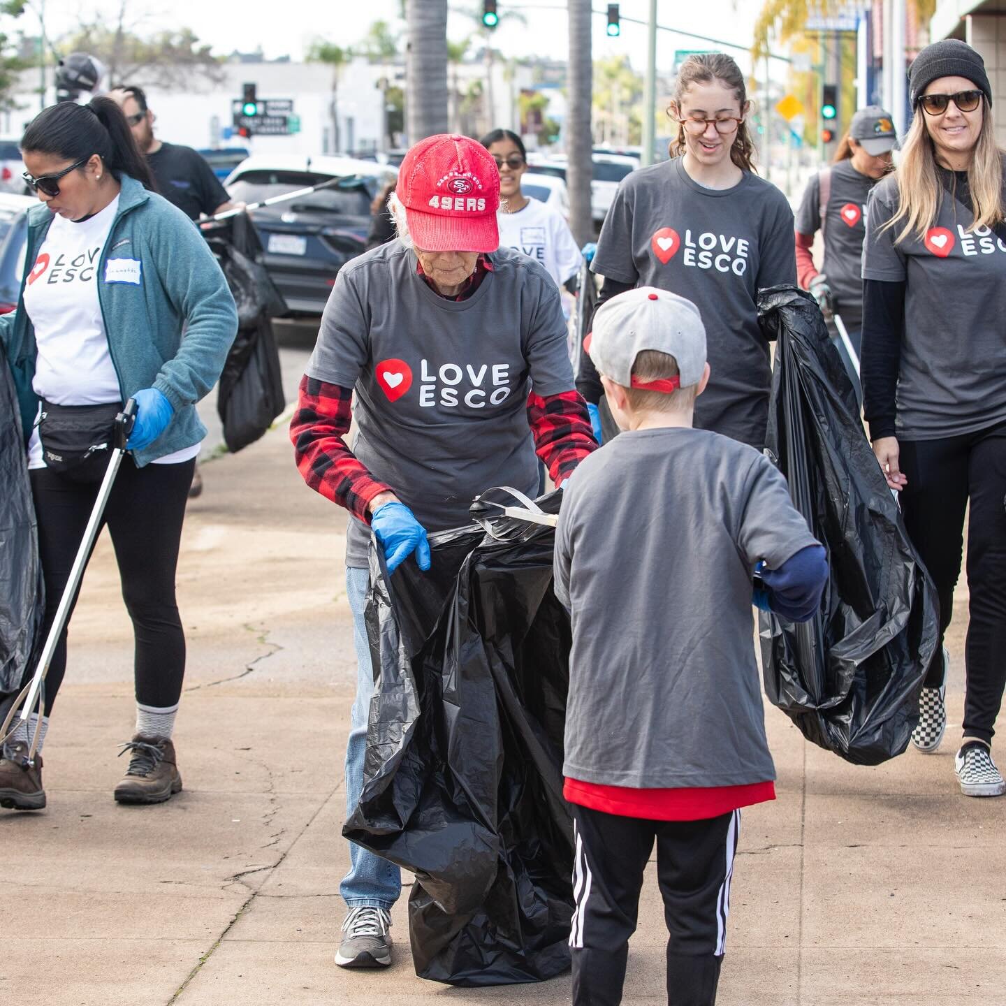 Thank you to our 700+ volunteers who came out on Love Esco Day to build gardens at @rocksprings_eusd @miller_elementary_eusd, clean up Downtown Escondido with @escondidostreetstewards, Dixon Lake, Grape Day Park, and the Escondido Creek, refresh the 