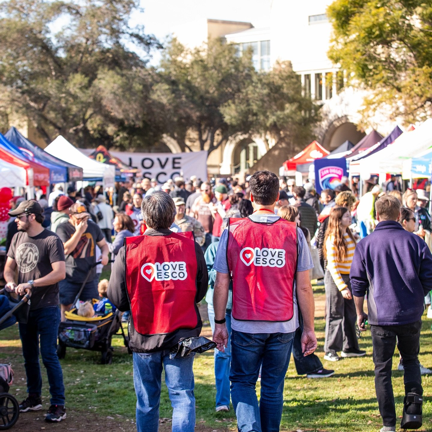 Throwback to some of our favorite captured moments from the Love Esco Day Kickoff Party! ❤️🎉✨ Huge thanks to our incredible sponsors, community partners, and volunteers who made it all possible - we couldn&rsquo;t have done it without you! 💪🏼

📸: