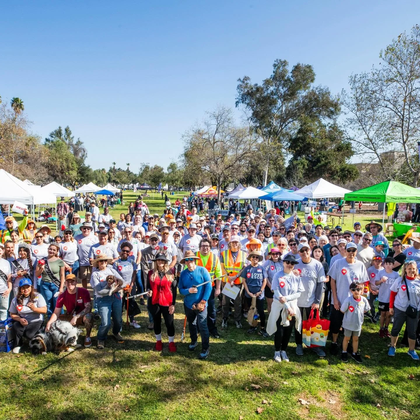 There&rsquo;s nothing we love more than seeing neighbors coming together for the good of our city! Love Esco Day was a huge success thanks to YOU and our amazing sponsors!

Shoutout to @grandelaundry @adelightoffrance @farmersmarketescondido @emmanue