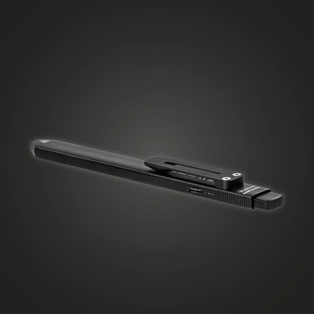 Streamlight Wedge SL USB-C port, battery indicator and pocket clip