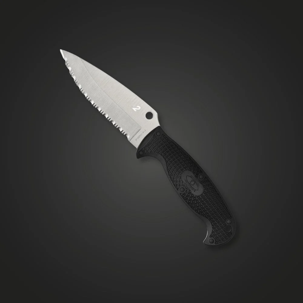Spyderco Jumpmaster 2 serrated H-2 leaf blade with black FRN handle