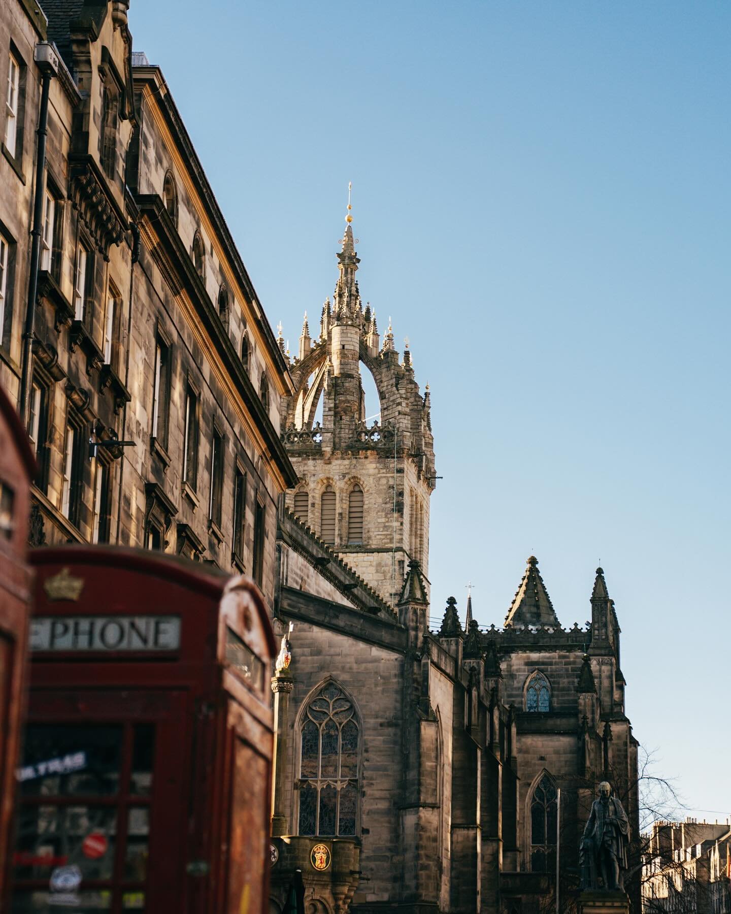 sights along the Royal Mile 🤗