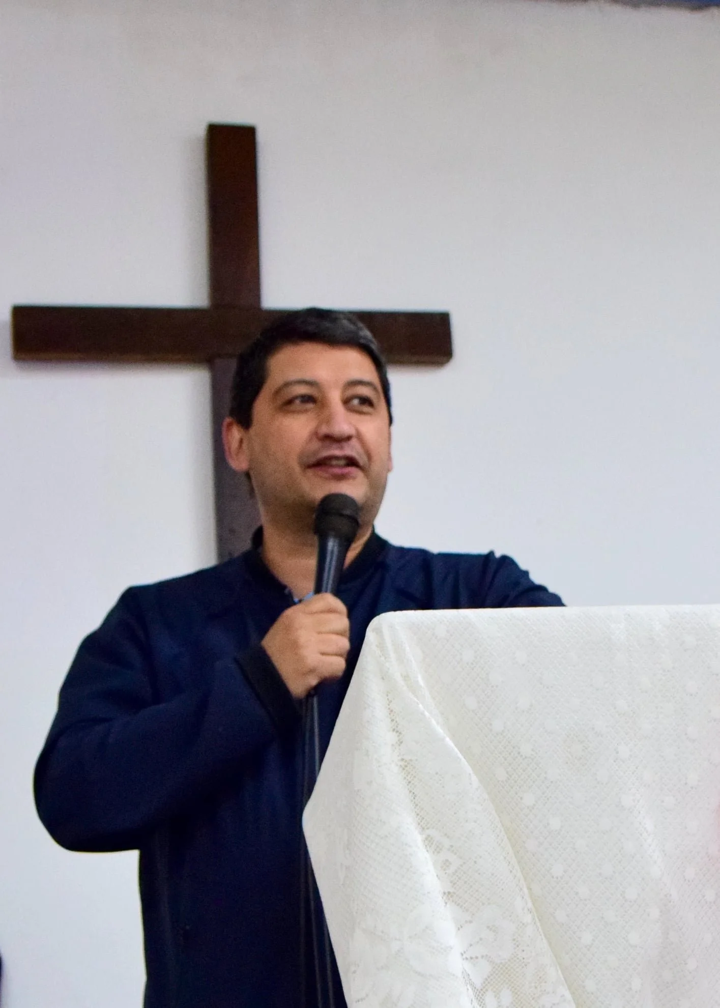 Paulo preaching.jpeg