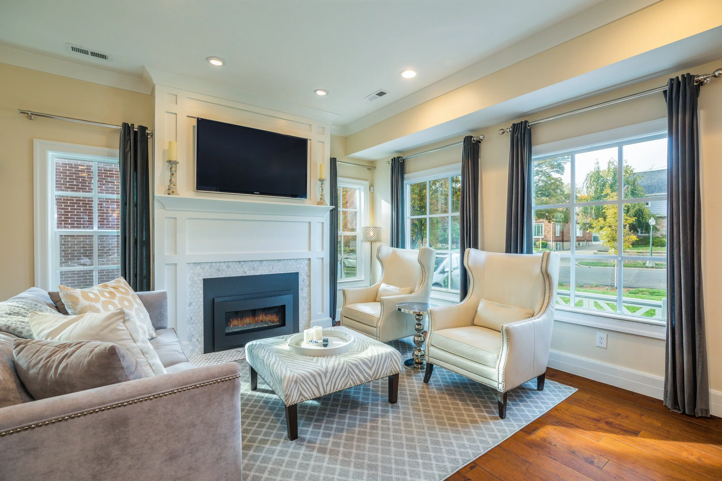 RESIZED LIVING ROOM BEST-1.jpg