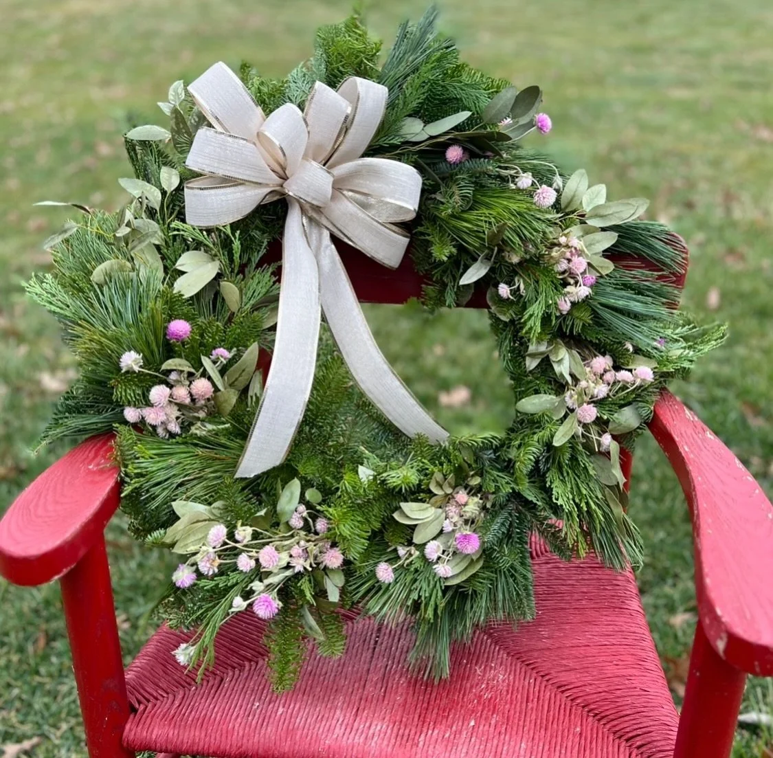 🌸 Happy Flower Friday! 🌲

We&rsquo;re officially shifting from flowers to evergreens, and wreath-making season has begun. Fresh greens, pretty textures&hellip; the hardest part is always choosing the bow! 

Here&rsquo;s to cozy days and a little ho