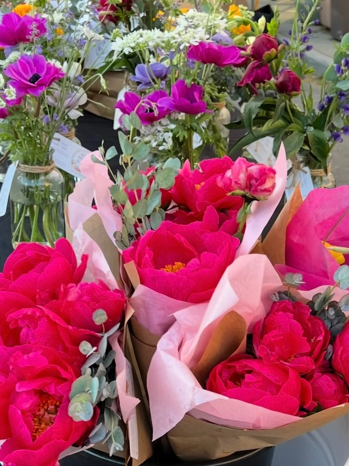 🌸 Happy Flower Friday 🌸

It&rsquo;s funny how the simplest things hold the sweetest stories. I&rsquo;ve had this little wooden crate since I first started sharing my flowers in 2022. The jars fit perfectly, it&rsquo;s easy to carry, and it&rsquo;s 