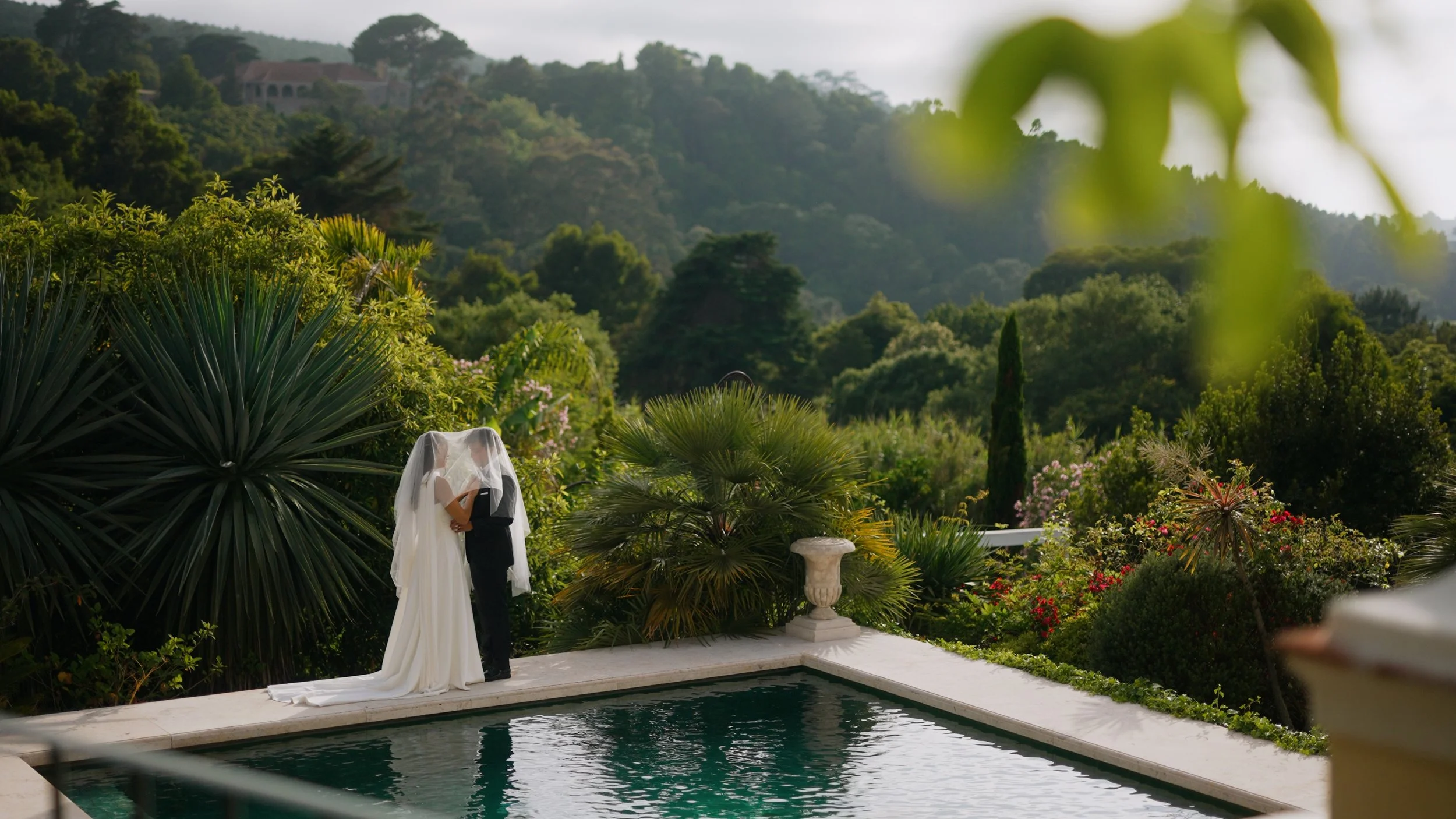 Couple at Quinta da Bella vista, Sintra
