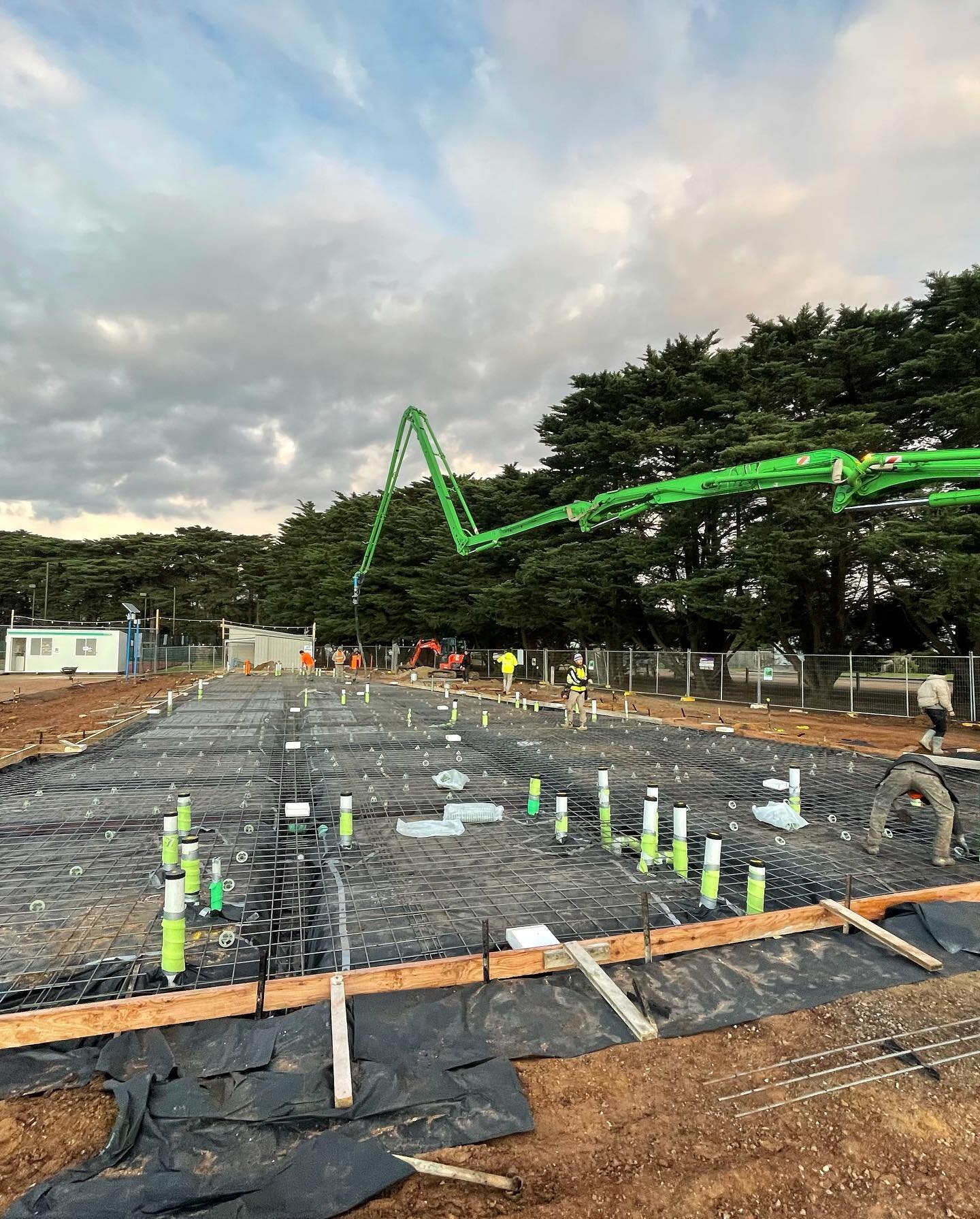 Late finish for our recent job in Lara, 454m2 pavilion for Lara netball and tennis club #concrete #burnishedconcrete