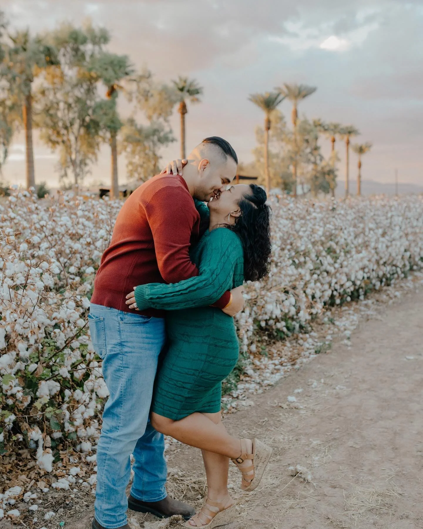 cotton field sunsets, the smell of fresh rain, and sweet kisses from the love of your life. i think this is what it means to live your best life. 
.
.
.
#married #marriedlife #arizona #cottonfieldphotography #arizonacotton #fallinarizona #arizonaphot