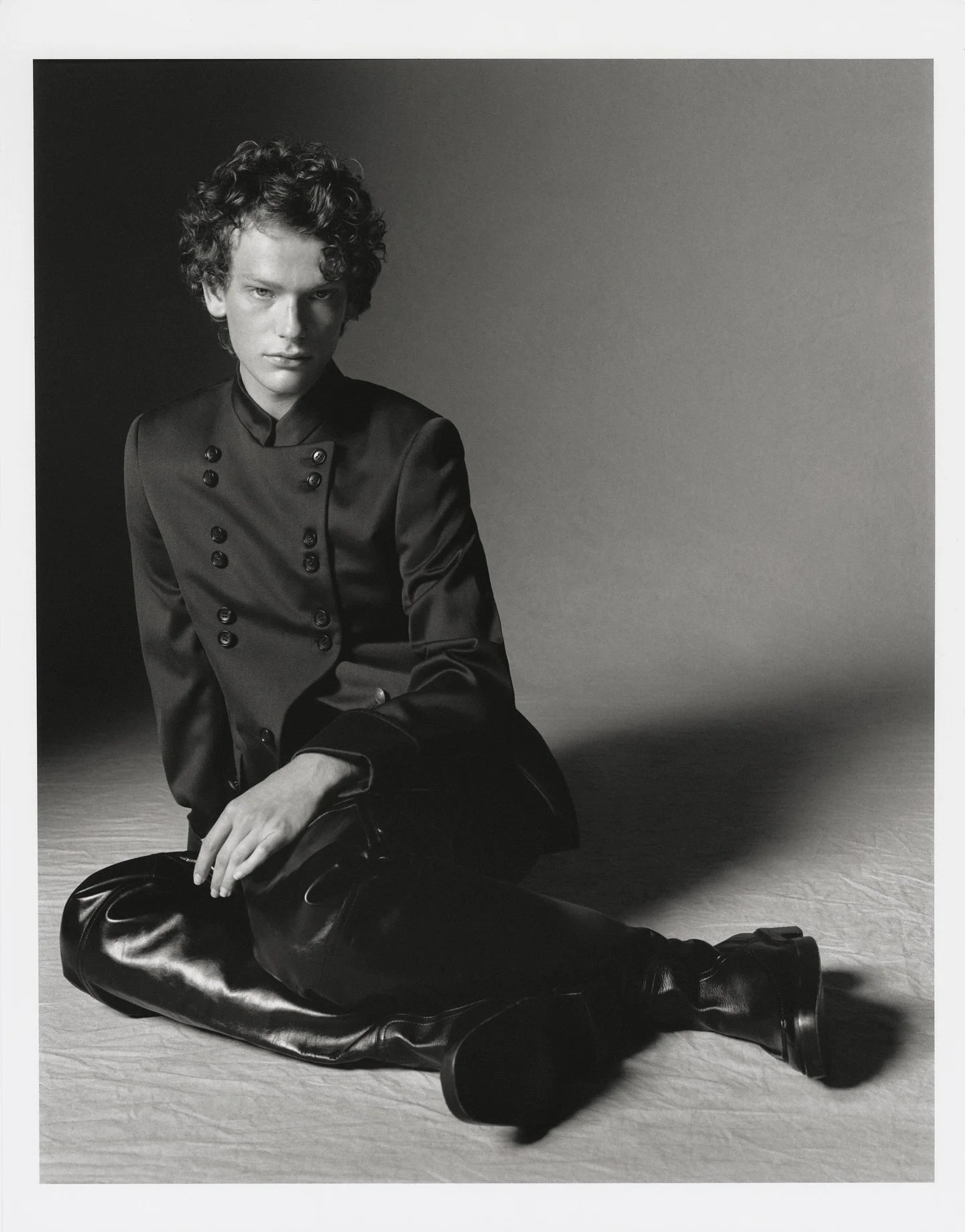 WREN for REPLICA MAN 25 MAGAZINE 
@replicamanmagazine
Talent: @wrenmartin_ at @amr_agency 
Photographer @kito.munoz
Styling @marcus.cuffie
Hair @tsukihair
Makeup @marcelogutierrez
Set Designer @tuna.bird
Casting Director @chouaibarif_
Lighting @john