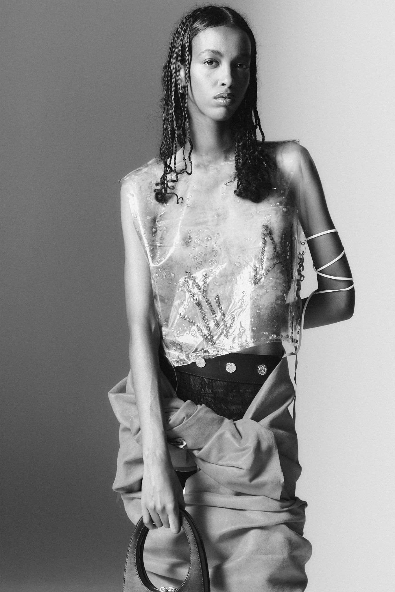 10-amina-hassan-main-book.jpg