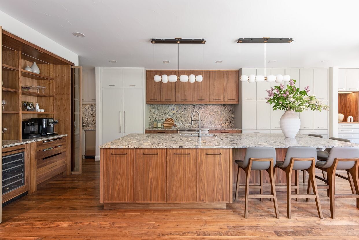 What an amazing #contemporarykitchen designed by our own @hopeschalck for a wonderful client in #hilltopdenver.  This one turned out absolutely stunning.  Our clients named the retractable #glassdoor nook as the #stimulantcenter.  Caffeine in the mor