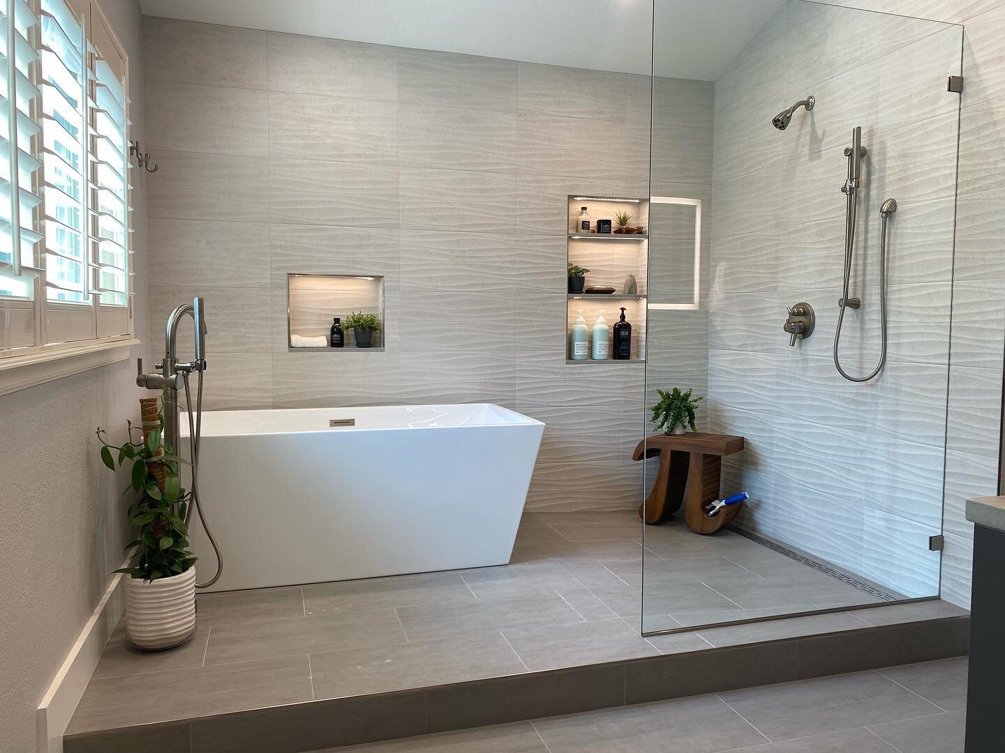 This #wetroom concept by our very own @hopeschalck is a stunning space to relax in. This master bathroom, located in #bouldercolorado really turned out amazing. #masterbathroom #bathroomsofinstagram #bathroomgoals