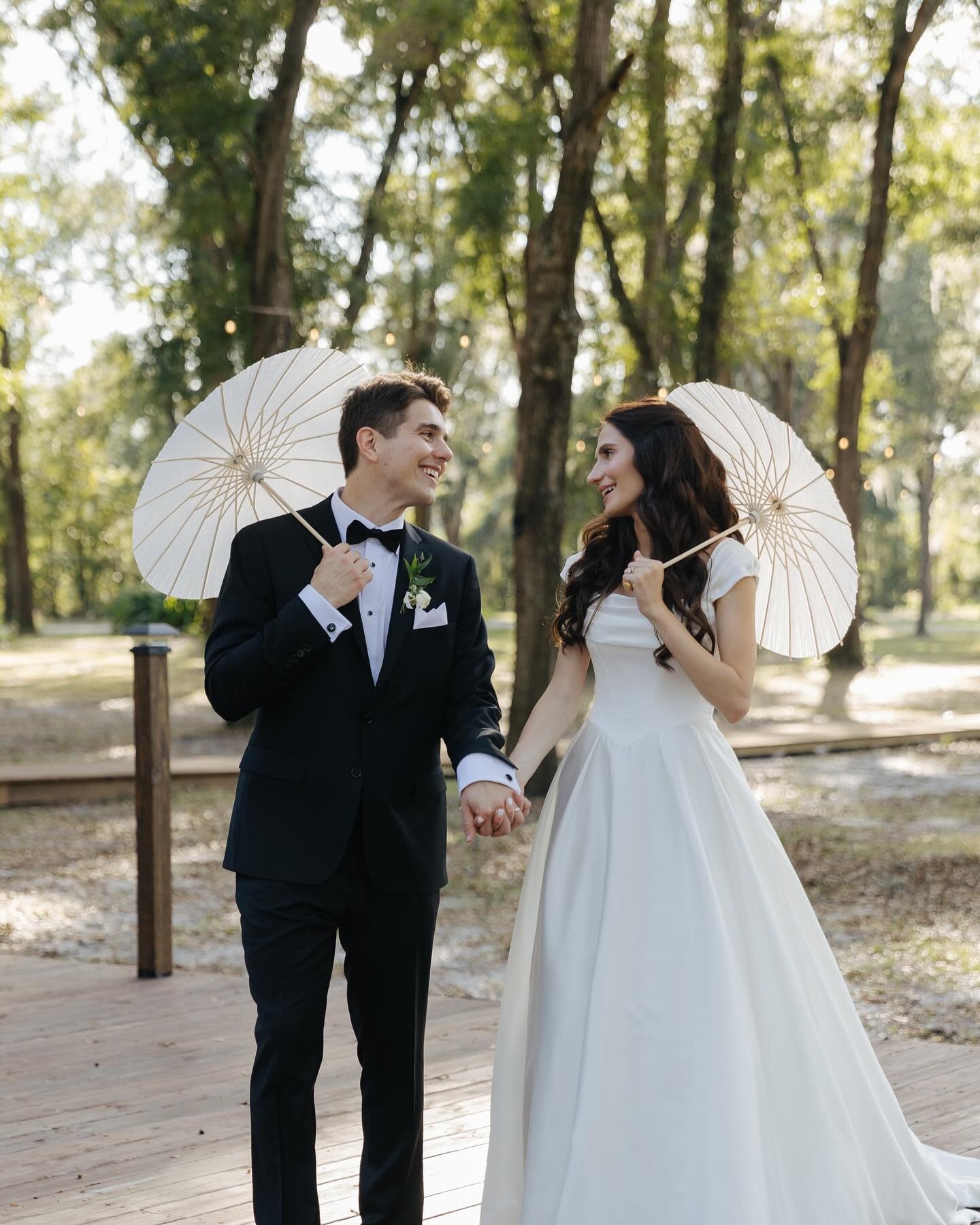 Alina & Andrey | Jacksonville, Florida
An absolutely amazing time getting to shoot a wedding in Florida 🤍
Venue: @thewhitewoodranch