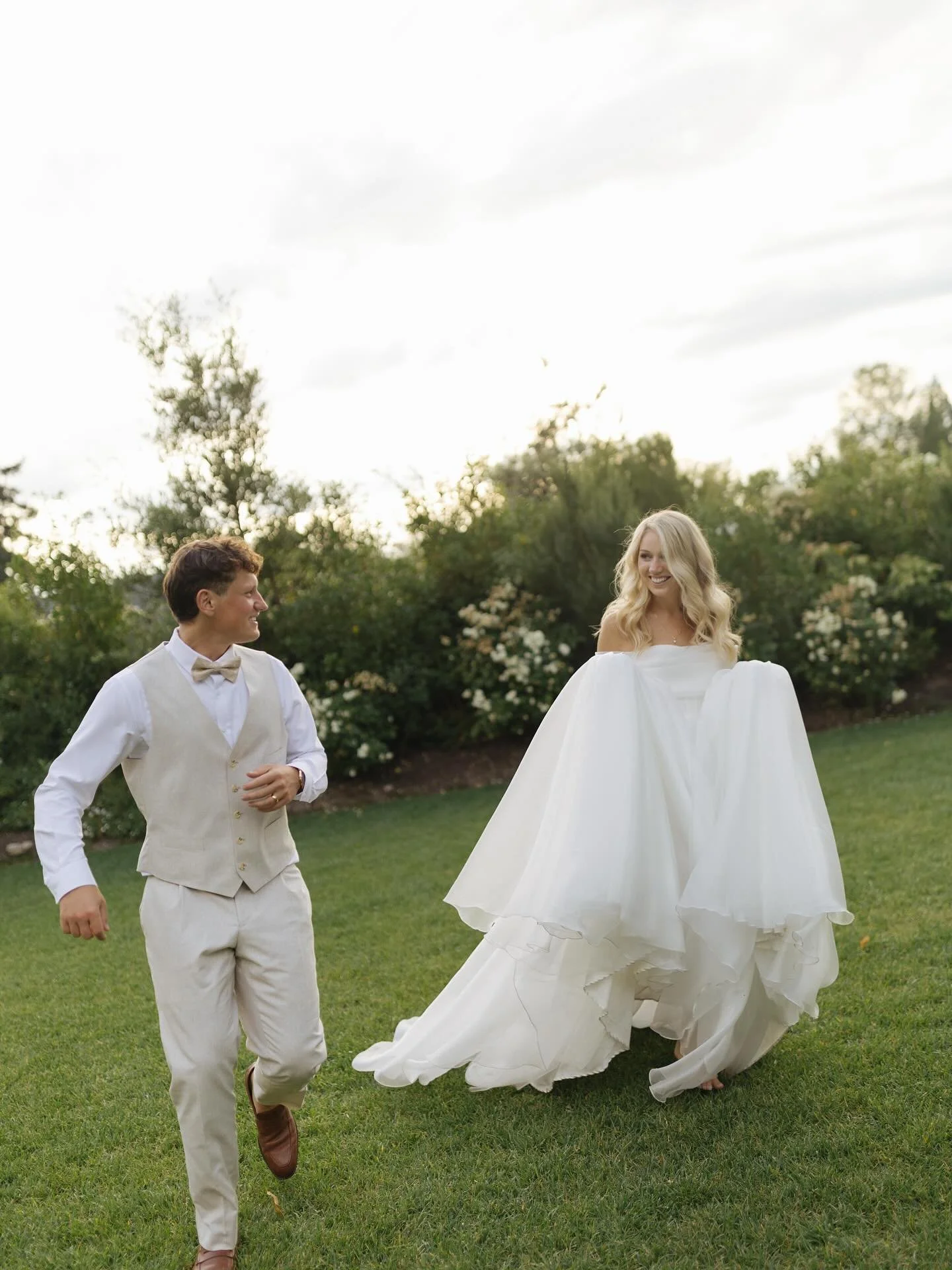 Ema & Albert
•
• 
#seattlewedding #portlandbride #oregonwedding #pacificnorthwestlove #seattlephotographer #pnwwedding #couplesinlove #weddingvibes #seattlevideography #pacificnwwedding #portlandphotography #oregonbride #weddingstoryt