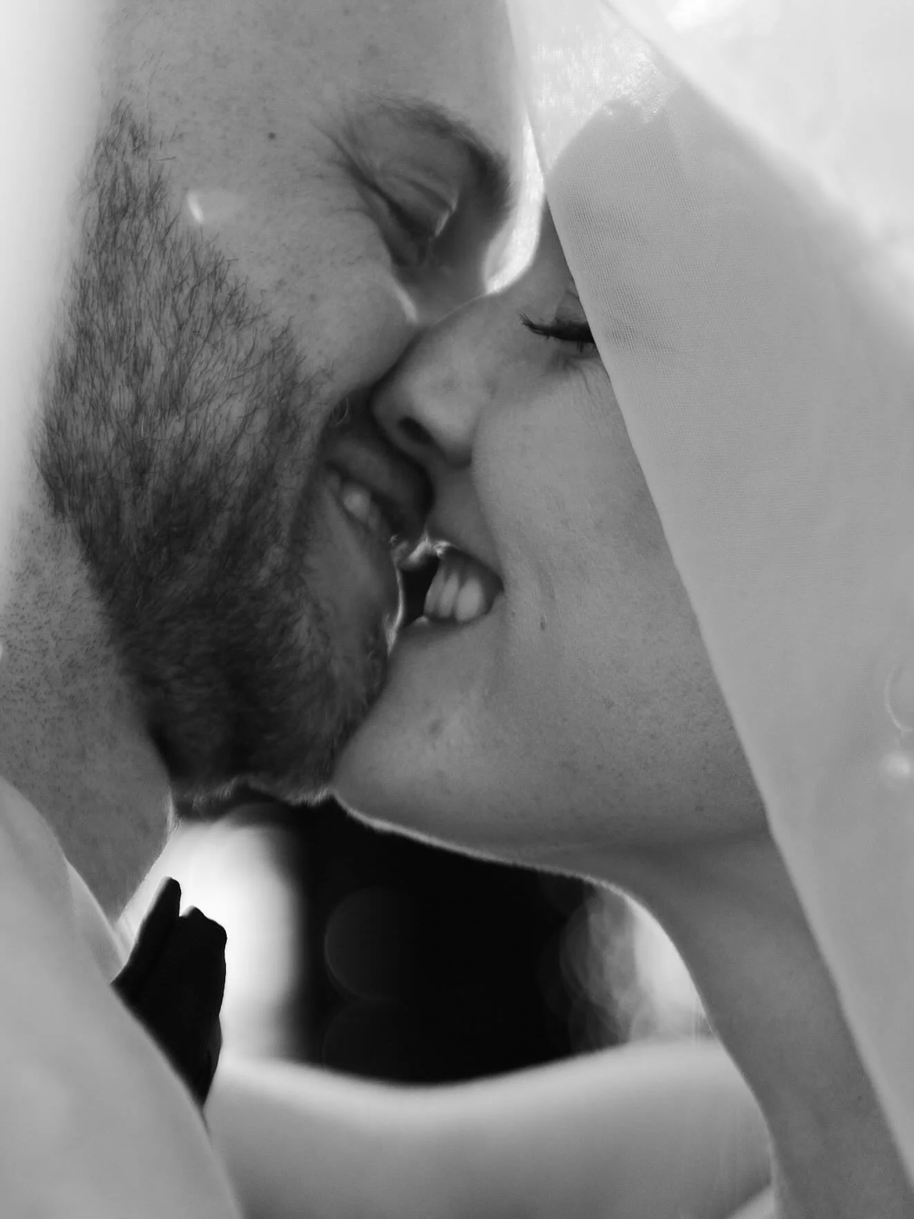 Weddings on the puget sound are gonna be a new fave 🌊

&bull;

&bull;

#luxuryweddingphotographer #destinationweddingphotographer #fineartweddingphotographer #editorialweddingphotography #intimateweddingphotographer #romanticweddingphotos #timelessw