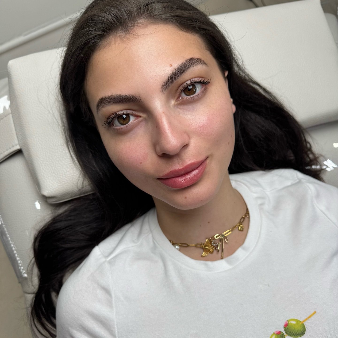 Couldn&rsquo;t wait till Monday to post 😵&zwj;💫 Happy Saturday! Swipe for her before &amp; after 👉🏼