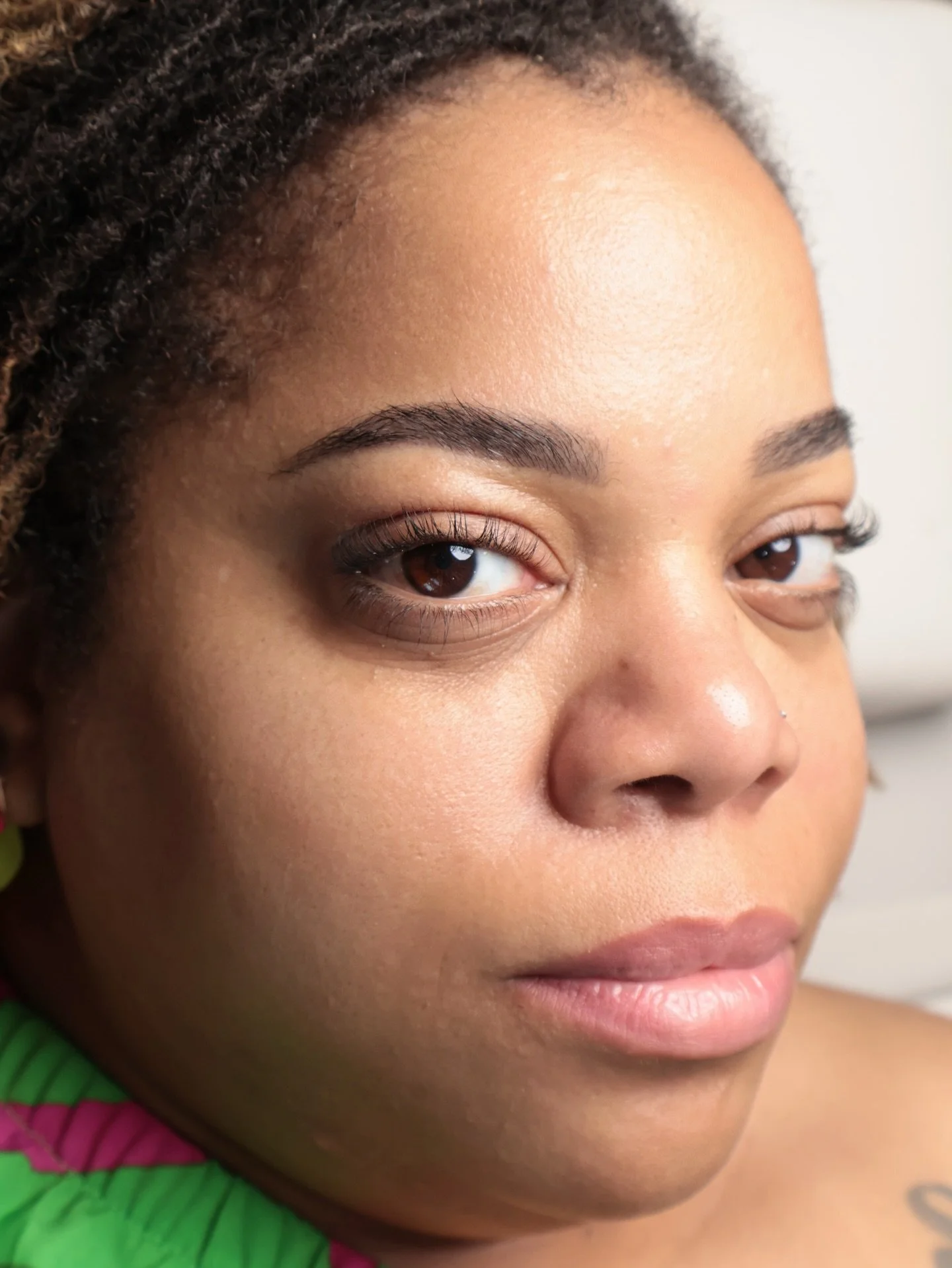 HEALED brows + lips after 2 years 🤎 Fading isn&rsquo;t such a bad thing! It&rsquo;s gradual, natural and gives us an opportunity to build up color over time for the most flattering, long-term outcome.

Pictured are Powder Brows done over the course 