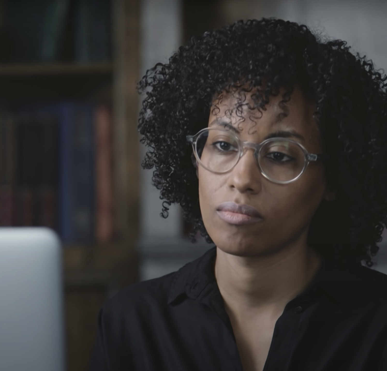 A Therapist Breaks Down How Our Bodies Carry Racial Trauma (VICE News - Editor)