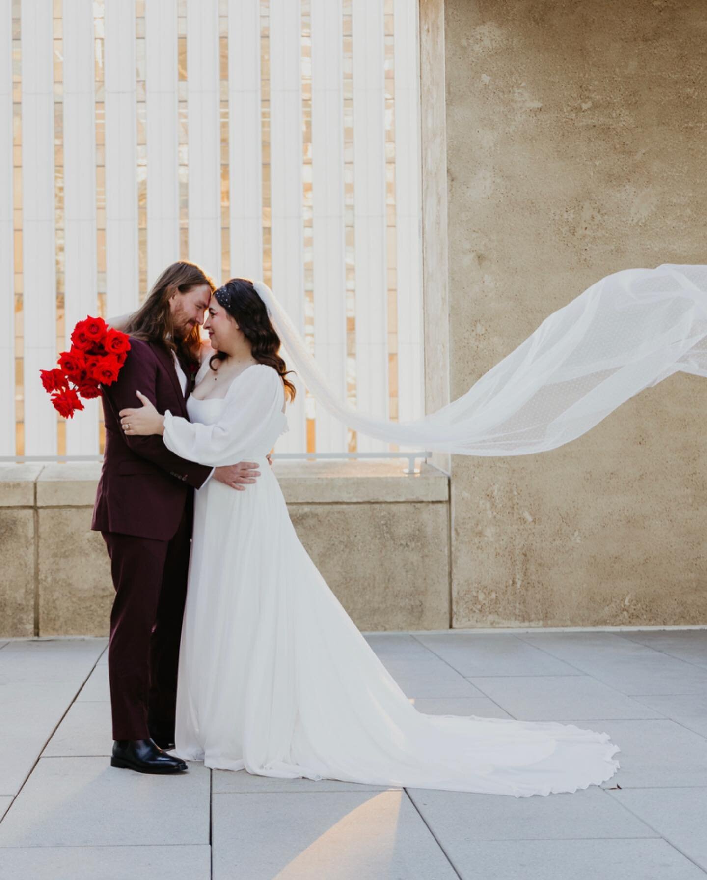A Bold + Modern City Elopement 

I fell head over hills for this monochromatic, modern vibe. Shoutout to the incredibly talented dream team that made it happen 🖤

Venue: @mintmuseumevents
Photography: @thinspaceproductions
Videography: @thinspacepro