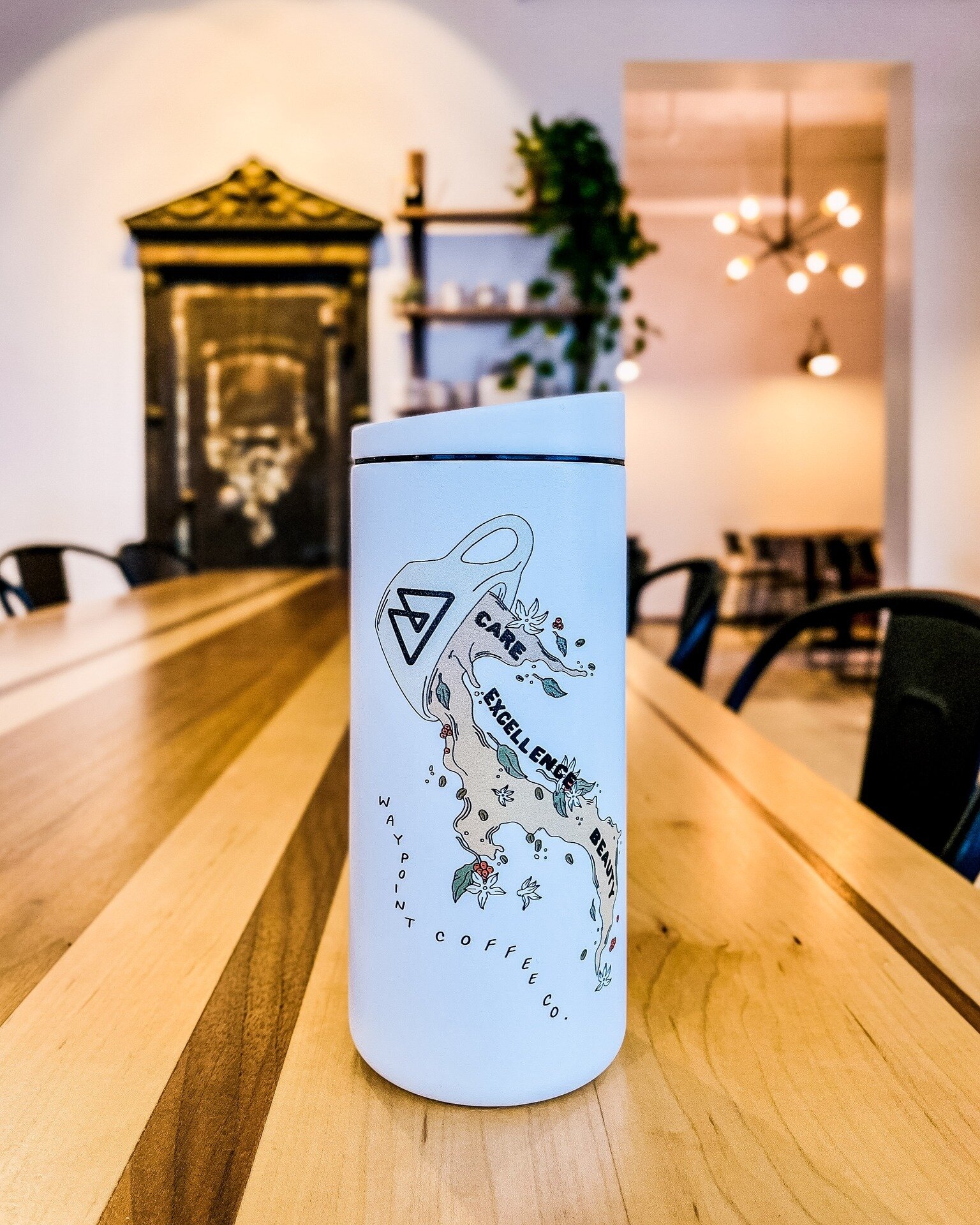 Tired of disposable cups and bottles cluttering up your life? Make the switch to the Miir Tumbler! Not only is it eco-friendly, but its insulated design keeps your drinks hot or cold for hours. Plus, with its modern design and eye-catching colors, yo