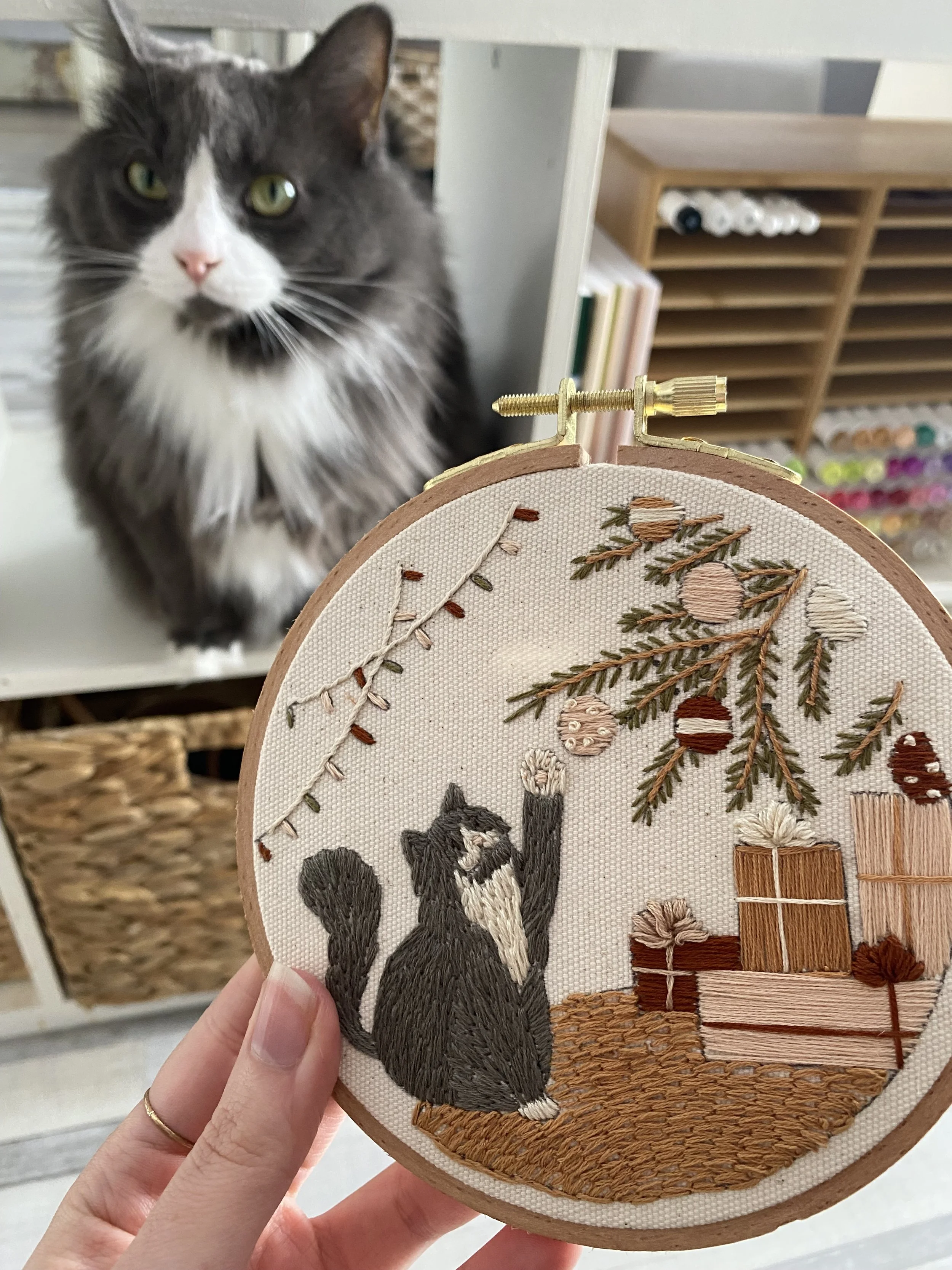 "Charlie la curieuse" (modifié aux couleurs de son beau chat!) par Audrey R.