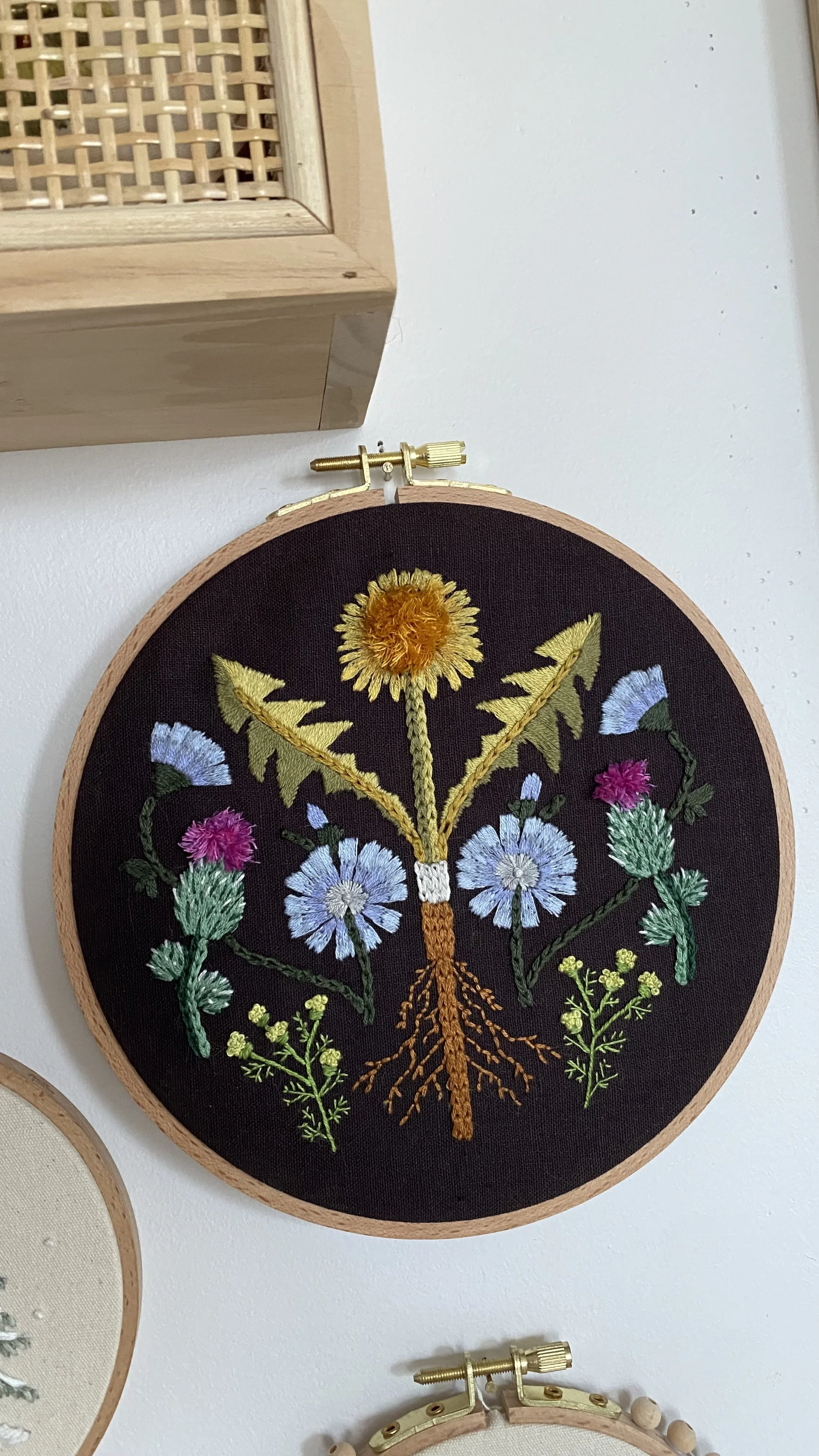 "Mauvaises Herbes" (tiré du livre "Ma broderie nature") par Audrey R.