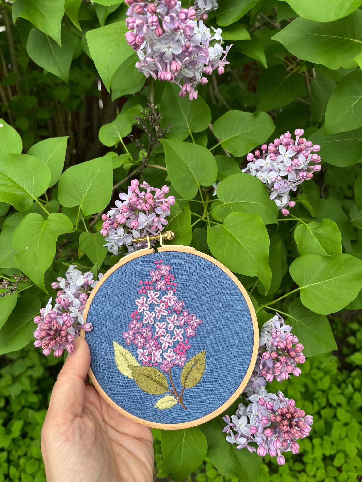 "Lilas" (projet du livre "Ma broderie nature") par Judith C.