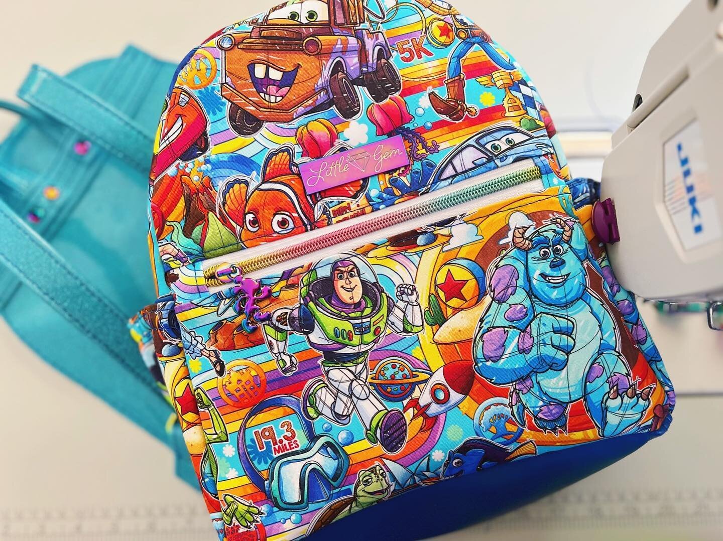 This mini backpack is starting to take shape. 🎒 

This is my last bag to finish up for tomorrows drop. 🙌