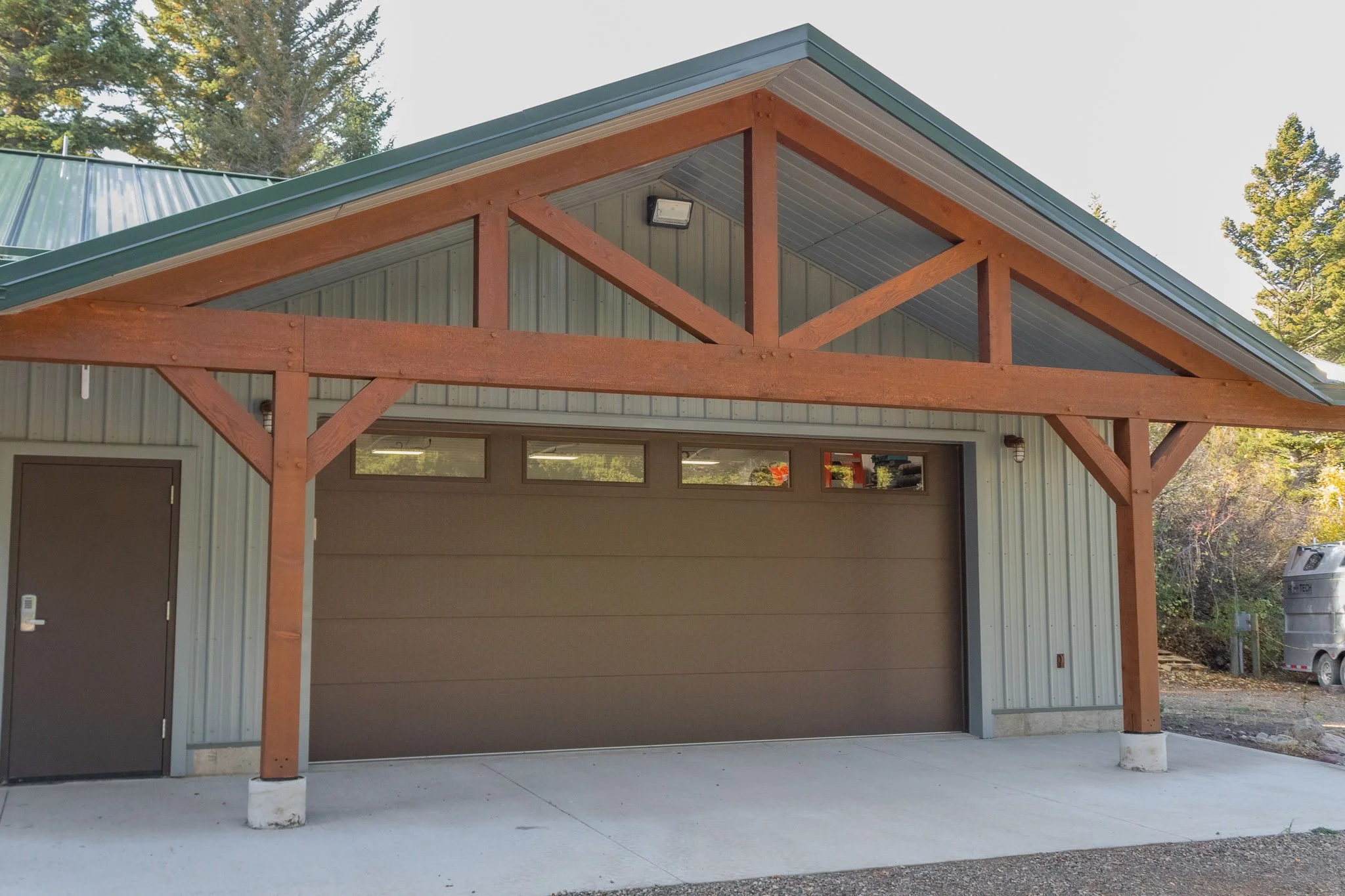 nice clean front view of large gable timberwork.jpg