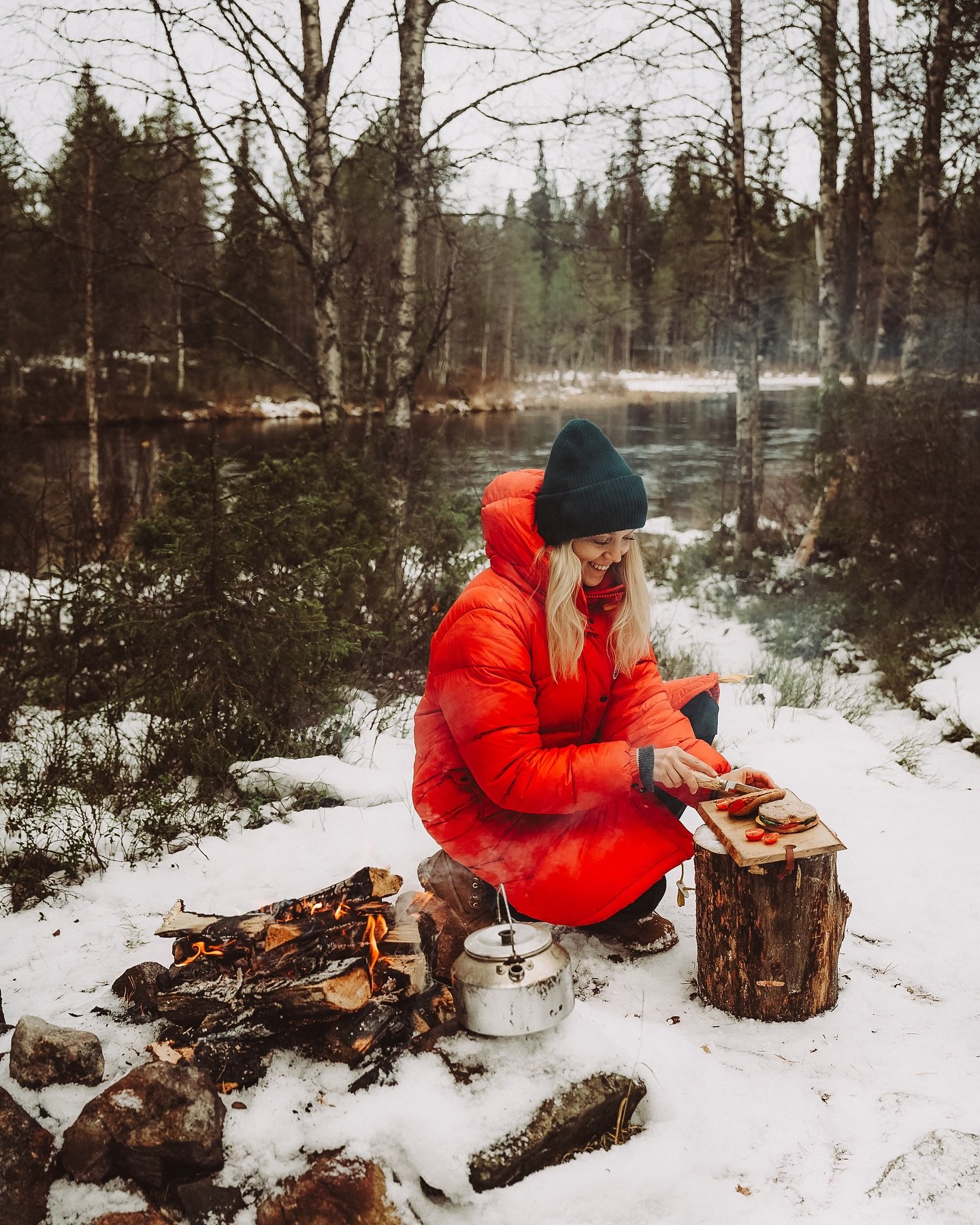 T&auml;nne on l&ouml;yt&auml;nyt sen verran paljon uutta porukkaa Marien ja Annin (sos 🤍) stoorien my&ouml;t&auml; joten pieni esittely lienee paikallaan.

Kuka? Moi oon Oona 32v, tuore &auml;iti 4kk vauvalle ja romanialaiselle rescuekoira Kaapolle.