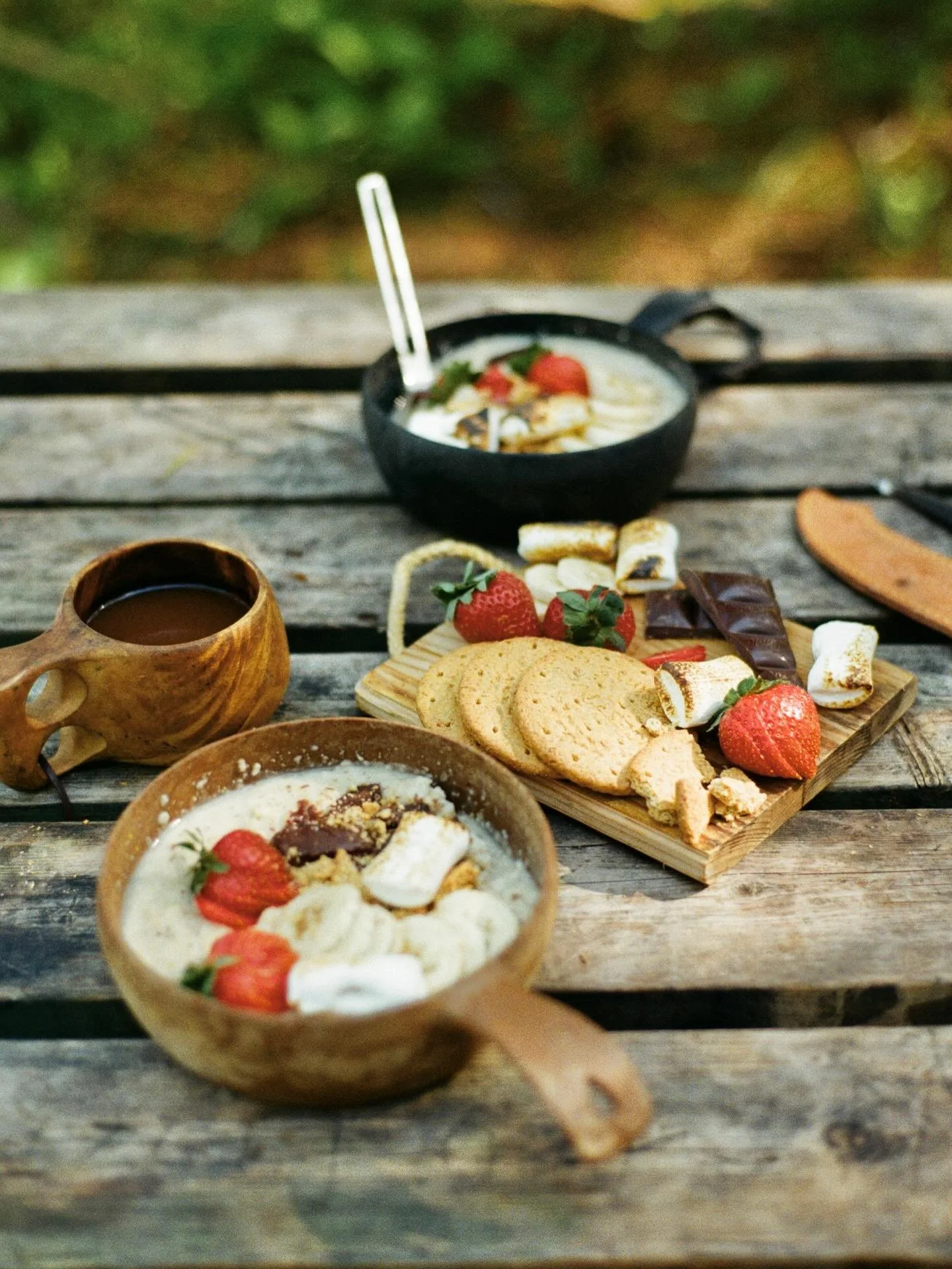 Kuukauden p&auml;&auml;st&auml; el&auml;m&auml; n&auml;ytt&auml;&auml; taas v&auml;h&auml;n enemm&auml;n t&auml;lt&auml; 💛🌼

filmikuvaus | kes&auml; | suomen luonto | retkeily