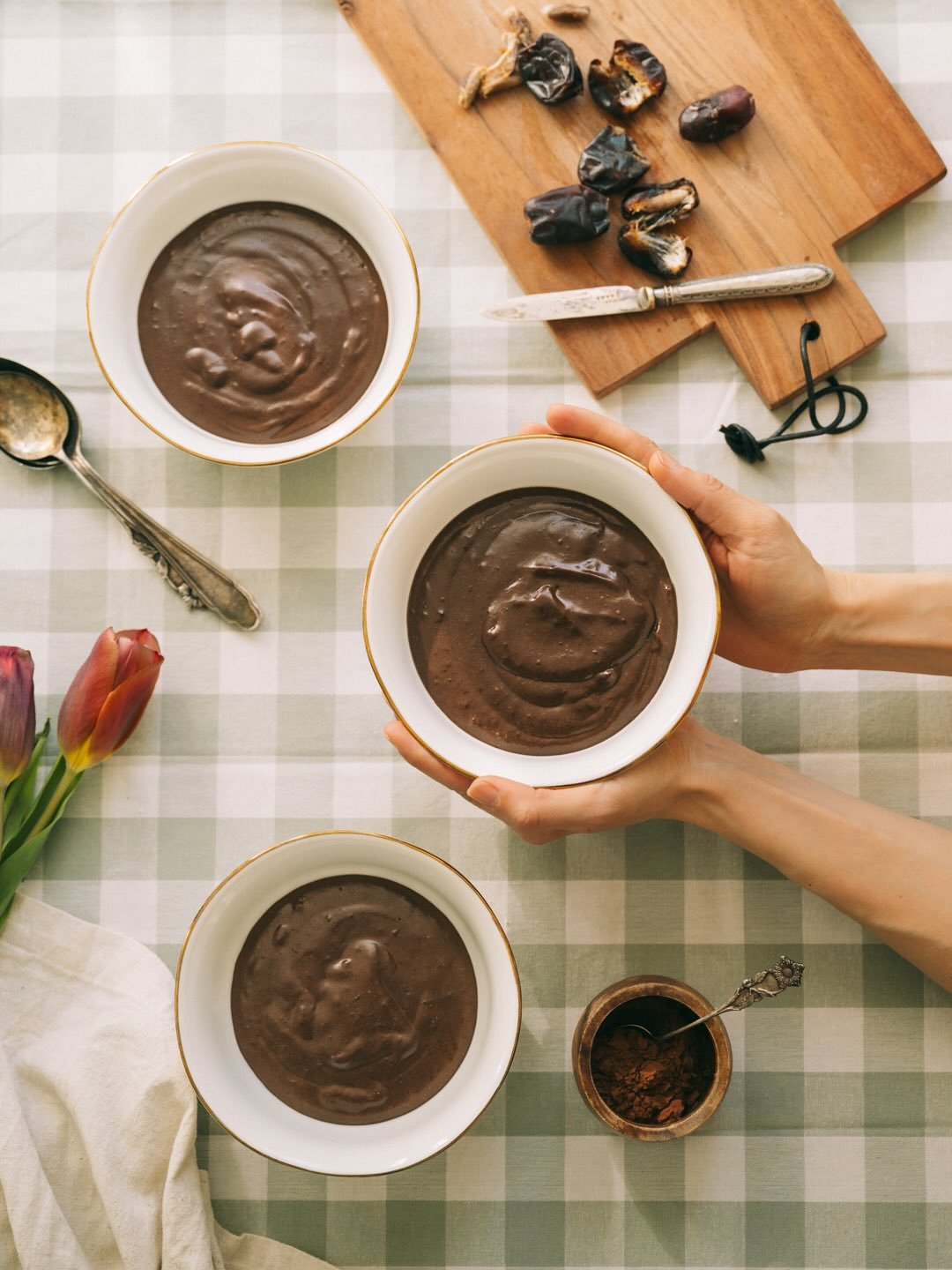 J&auml;lkk&auml;ri jota kaipaat ys&auml;rilt&auml;? M&auml; en tiennyt kaipaavani mit&auml;&auml;n, mutta k&auml;vikin ilmi etten ollut sy&ouml;nyt t&auml;t&auml; sokerittomana, nimitt&auml;in suklaakiisseli&auml; 🤍 Maidottomana ja ilman valkoista s
