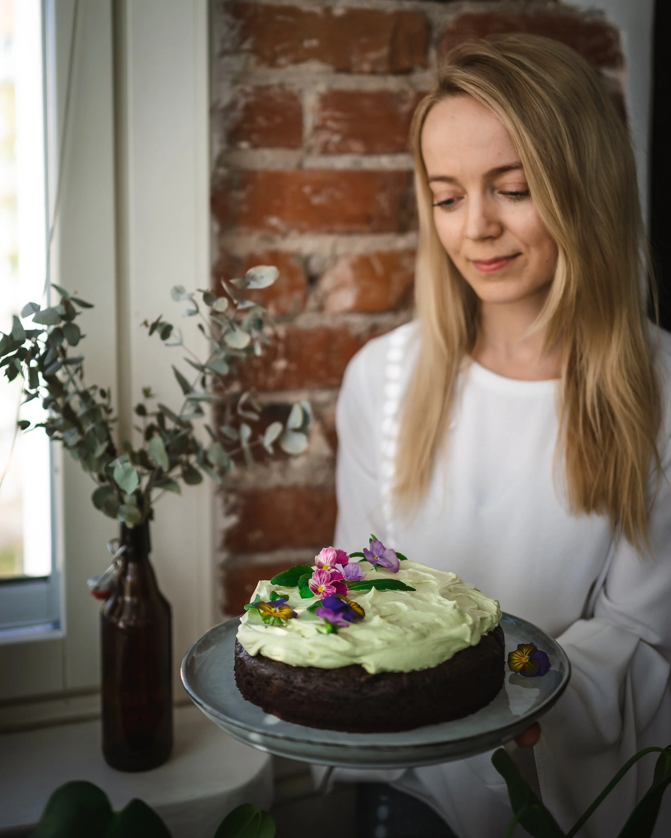 k-rij-kakku-eli-vegaaninen-suklaa-matchakakku-vegan-and-wild
