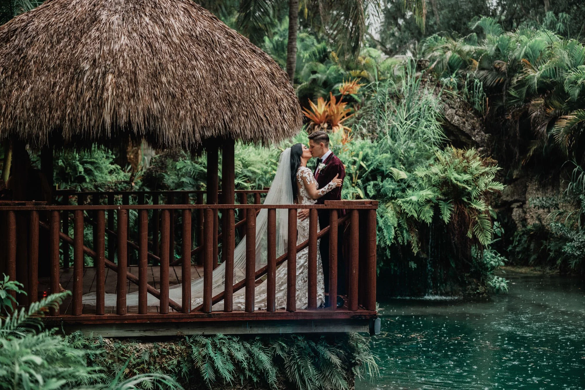 MoneyWeddingPort222V4.JPG