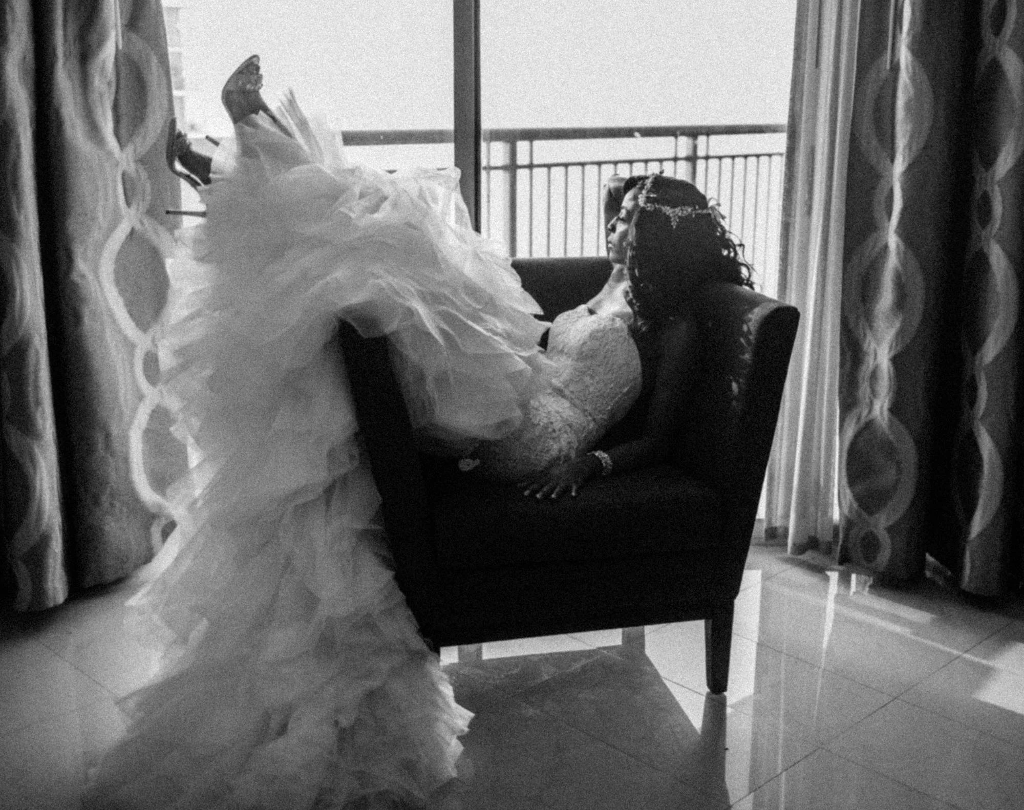 MoneyWeddingPort225.JPG