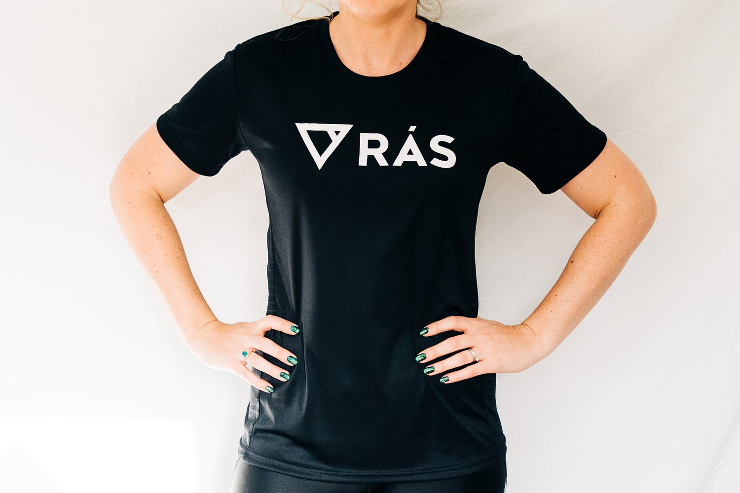 Tempo+T-Shirt+Ladies+-+Black+-+Model+Front.jpeg