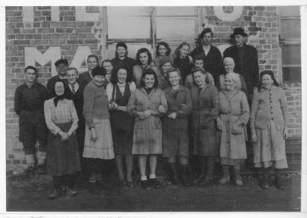 Työntekijöitä 1945.jpg