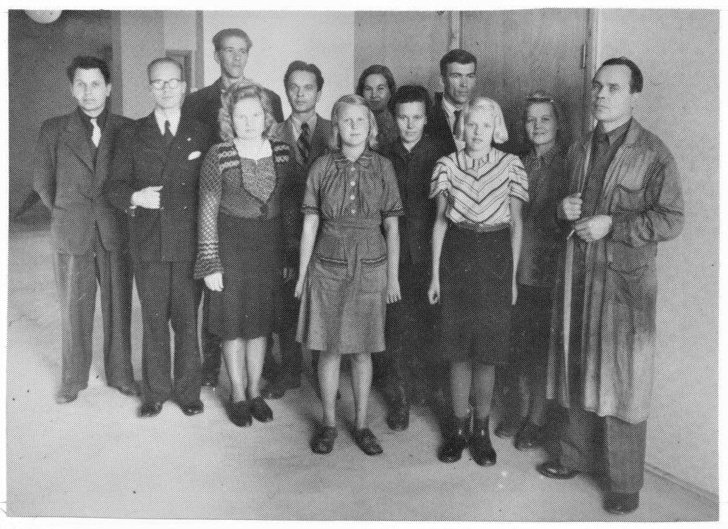 Toimihenkilöitä 1946.jpg