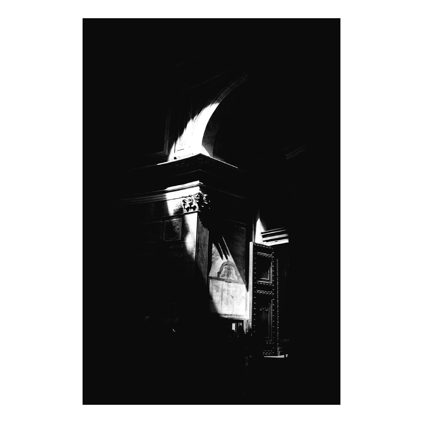 The single source of light into the temple of the Pantheon in Rome is through the round oculus in the centre of the roof.  As the sun follows its path throughout the day, a narrow ray of sunlight washes the walls.  In the height of the summer this ca