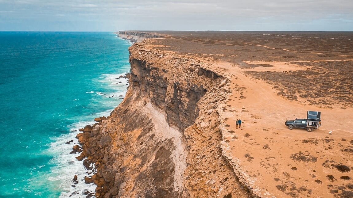 Iconic Aussie bucket list camp spot!!! 🏕️ 🌊 

Go there now before it&rsquo;s closed! 

We were surprised at how many roads and free camping spots along the Bunda Cliffs have now been closed! 

This free camp is located 37km from the SA / WA border 