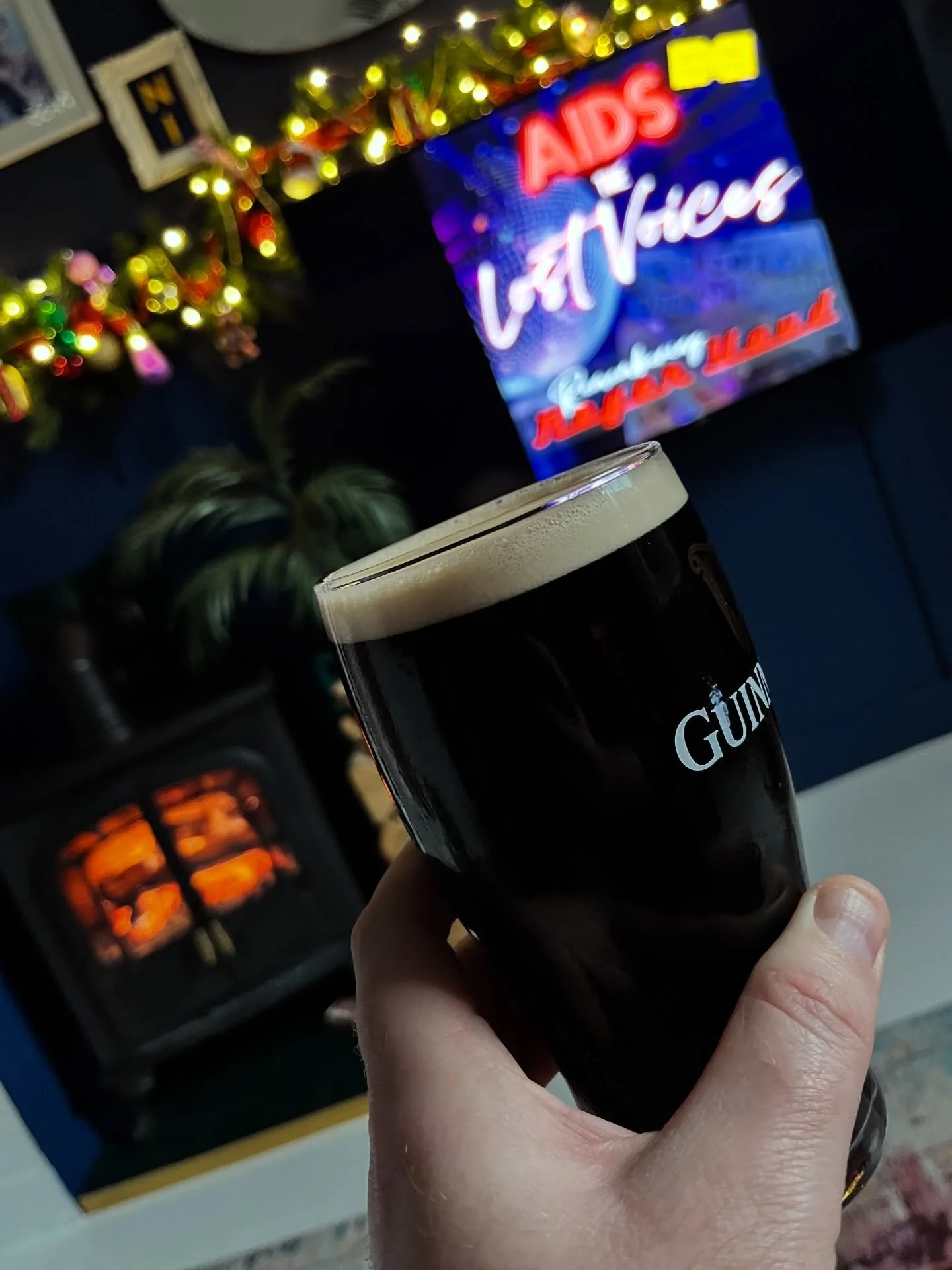 🌹Roger Youd🌹
22 May 1956 - 16 Dec. 1985

A toast, to Roger who passed away forty years ago today, and on what would have been his father&rsquo;s 100th birthday. 

🙏🏻🌹

🎼 Saving All My Love - Whitney Houston was a UK number one for a second week