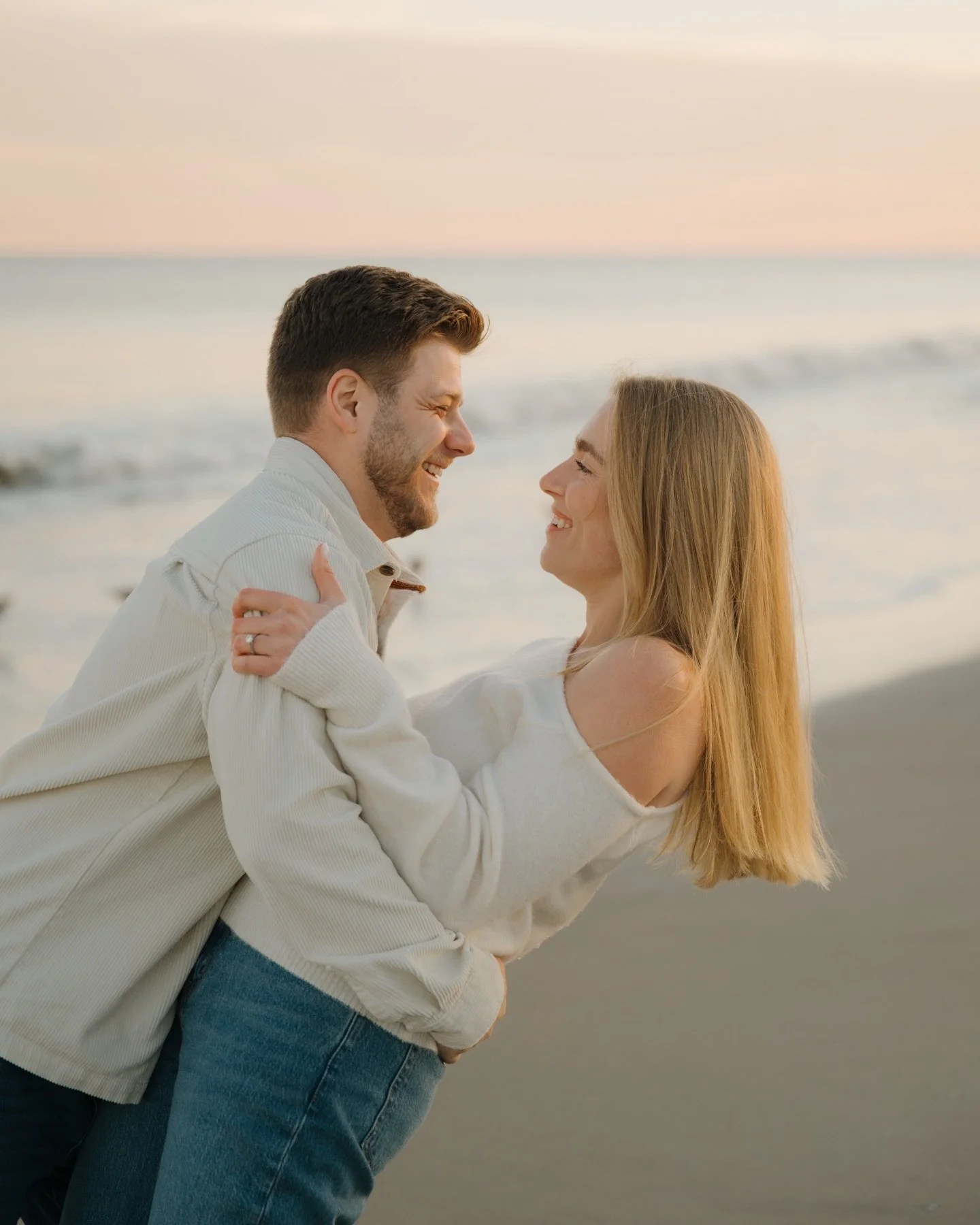 It was one of those evenings where the beach was empty, the air was cold, and the sunset painted everything gold. 💛🌞🌊

#savannahphotographer #savannahgaphotographer #couplephotographer #engagmentphotographer #beachphotography #beachengagementphoto