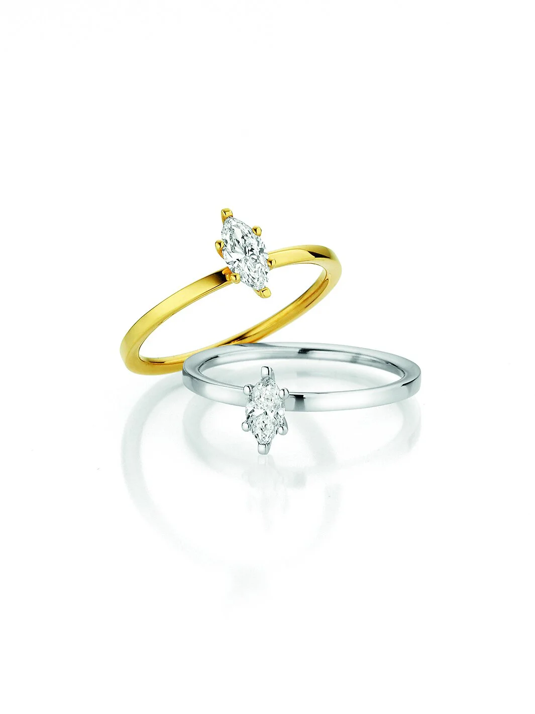 Verlobungsring aus recyceltem Gold mit einem Marquise cut Diamanten