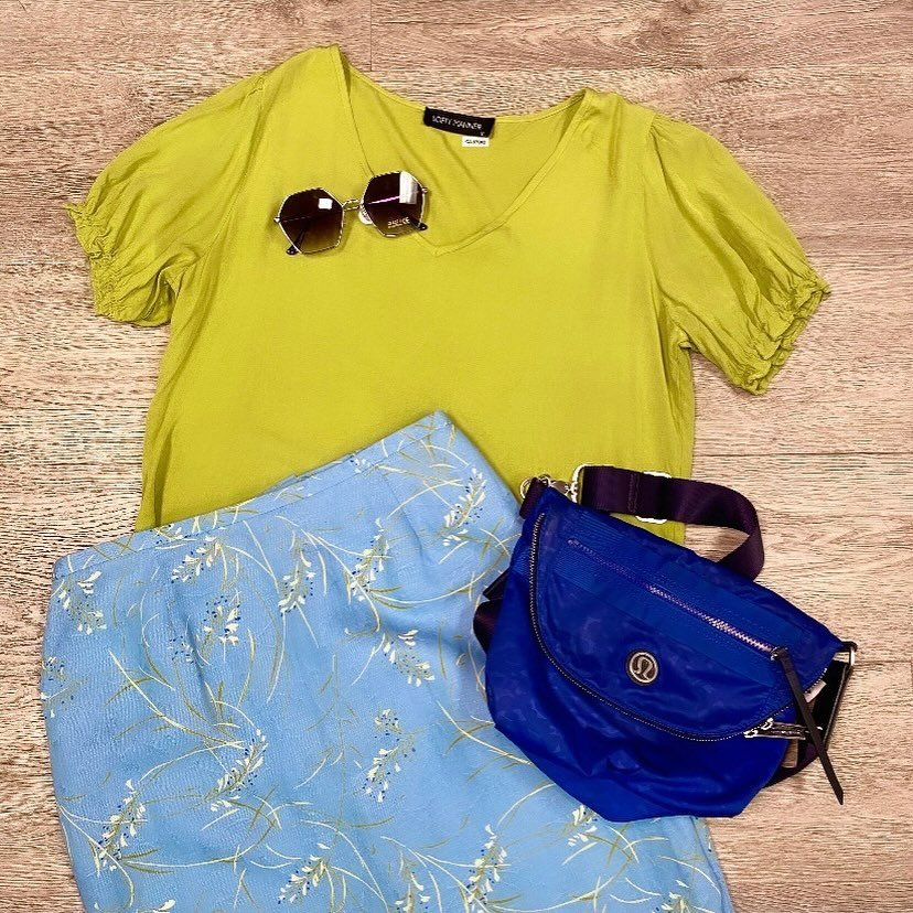 Happy Sunday Roses!☀️
.
.
.
 #consignmentstyle #secondhandfashion #wildroseconsignment #shoplocal