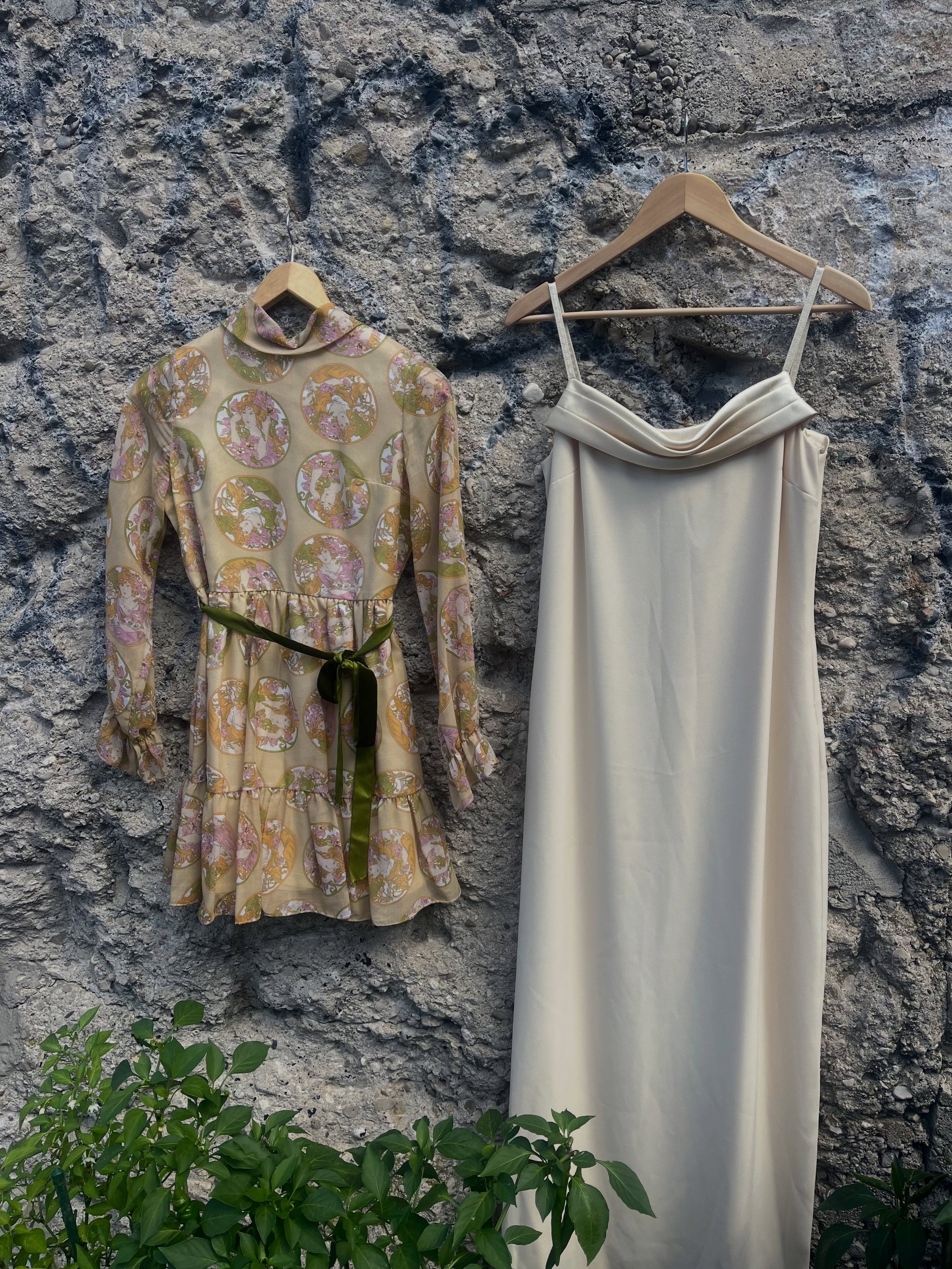 You&rsquo;re going to like this one, from Wild Rose with love 🌹❤️

Teachers Pet long sleeve vintage dress size XS $89
Frank Lyman yellow maxi dress size LG $65

Kapalua silk pattern dress size M $68
Free People slip dress size M $87

Scallop beaded 